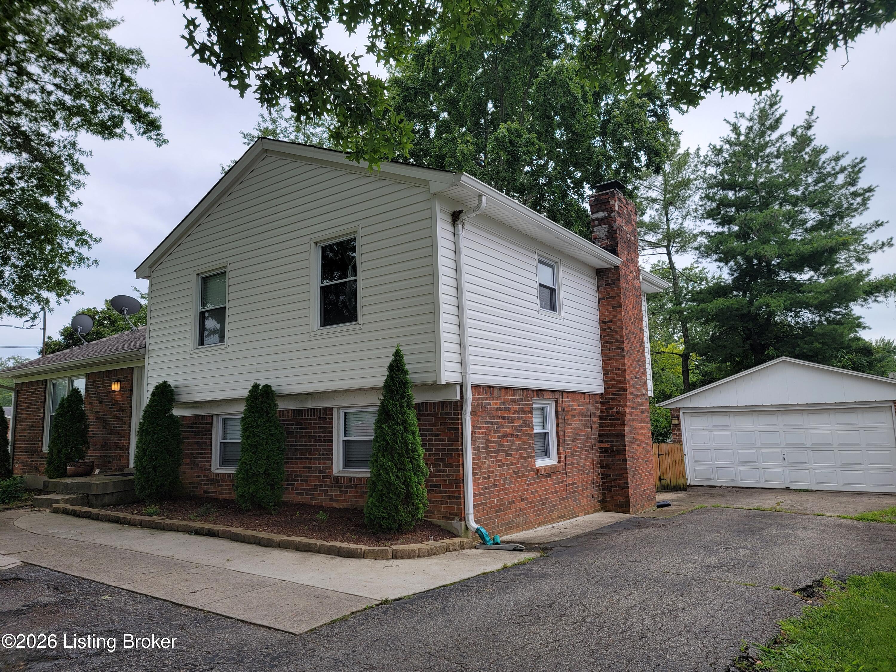 7008 S Watterson Trail