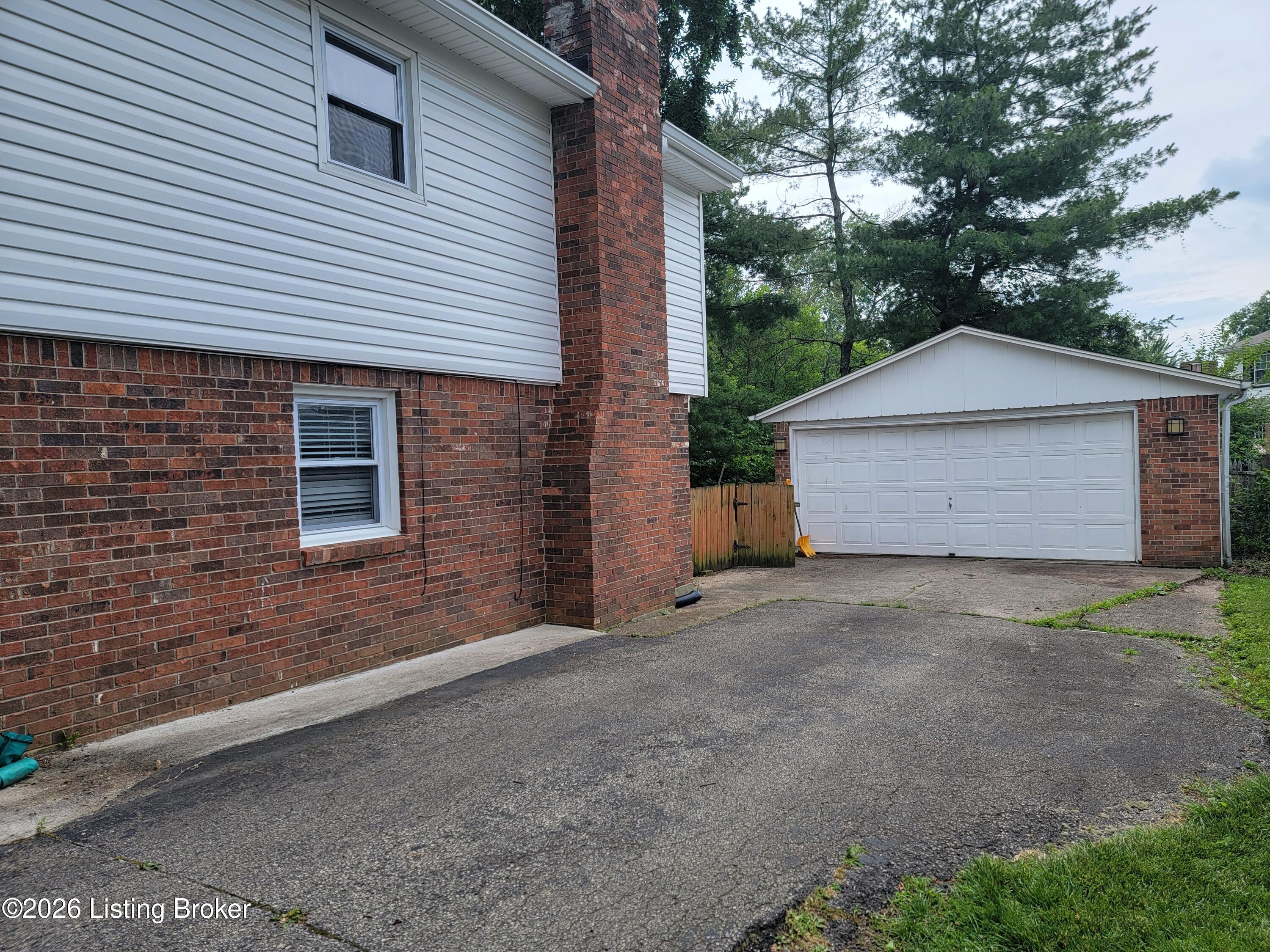 7008 S Watterson Trail