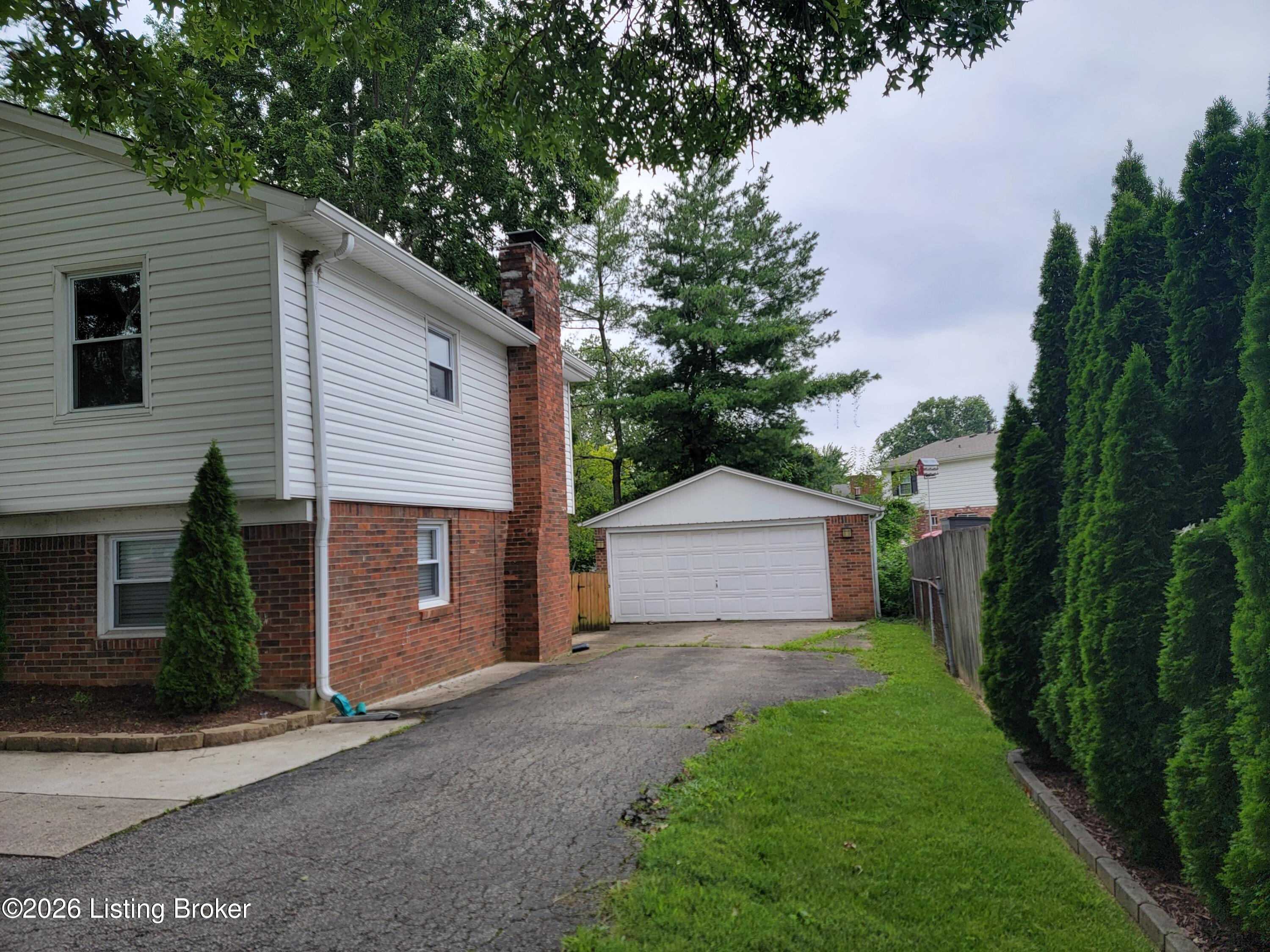 7008 S Watterson Trail