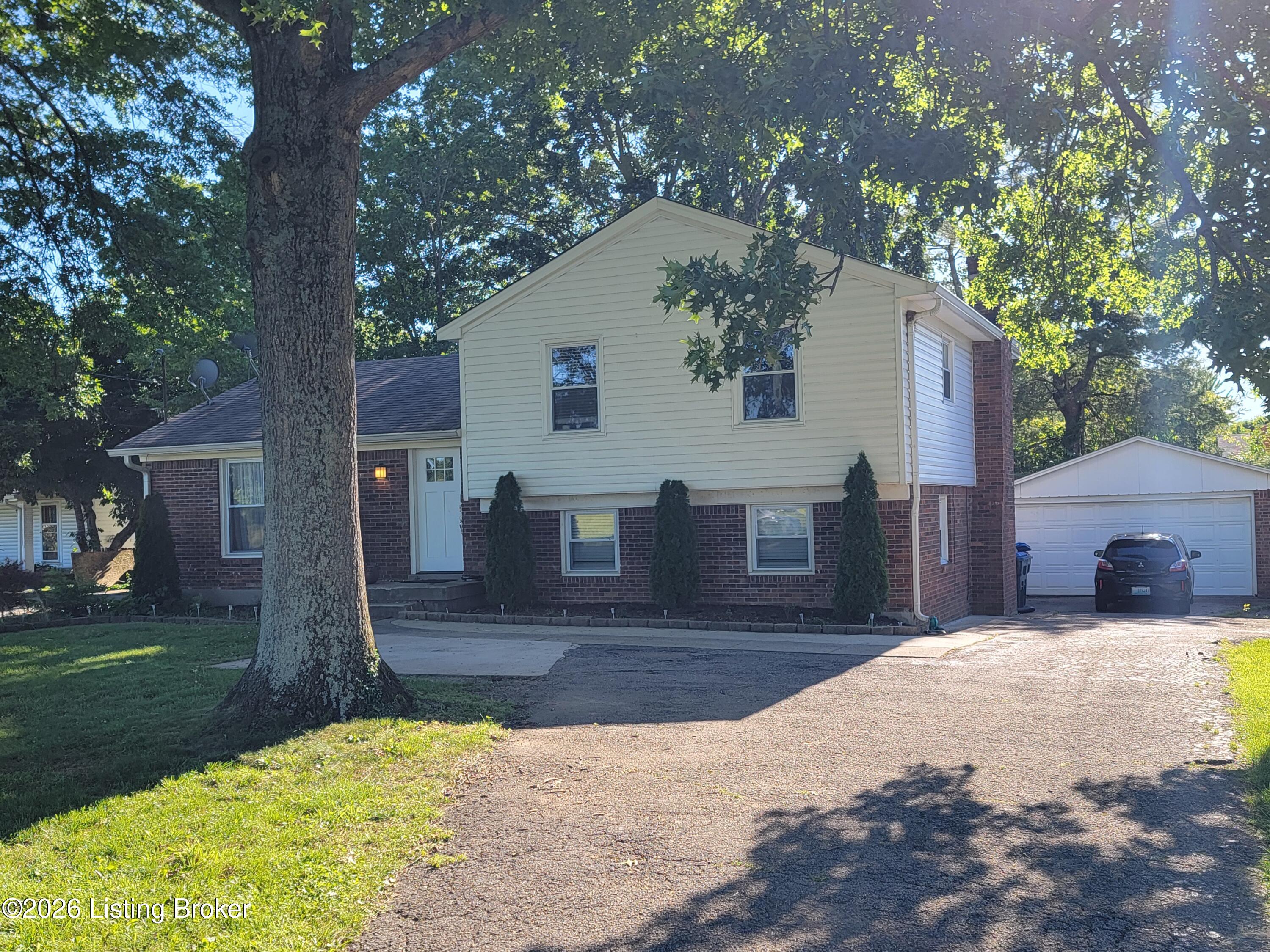 7008 S Watterson Trail