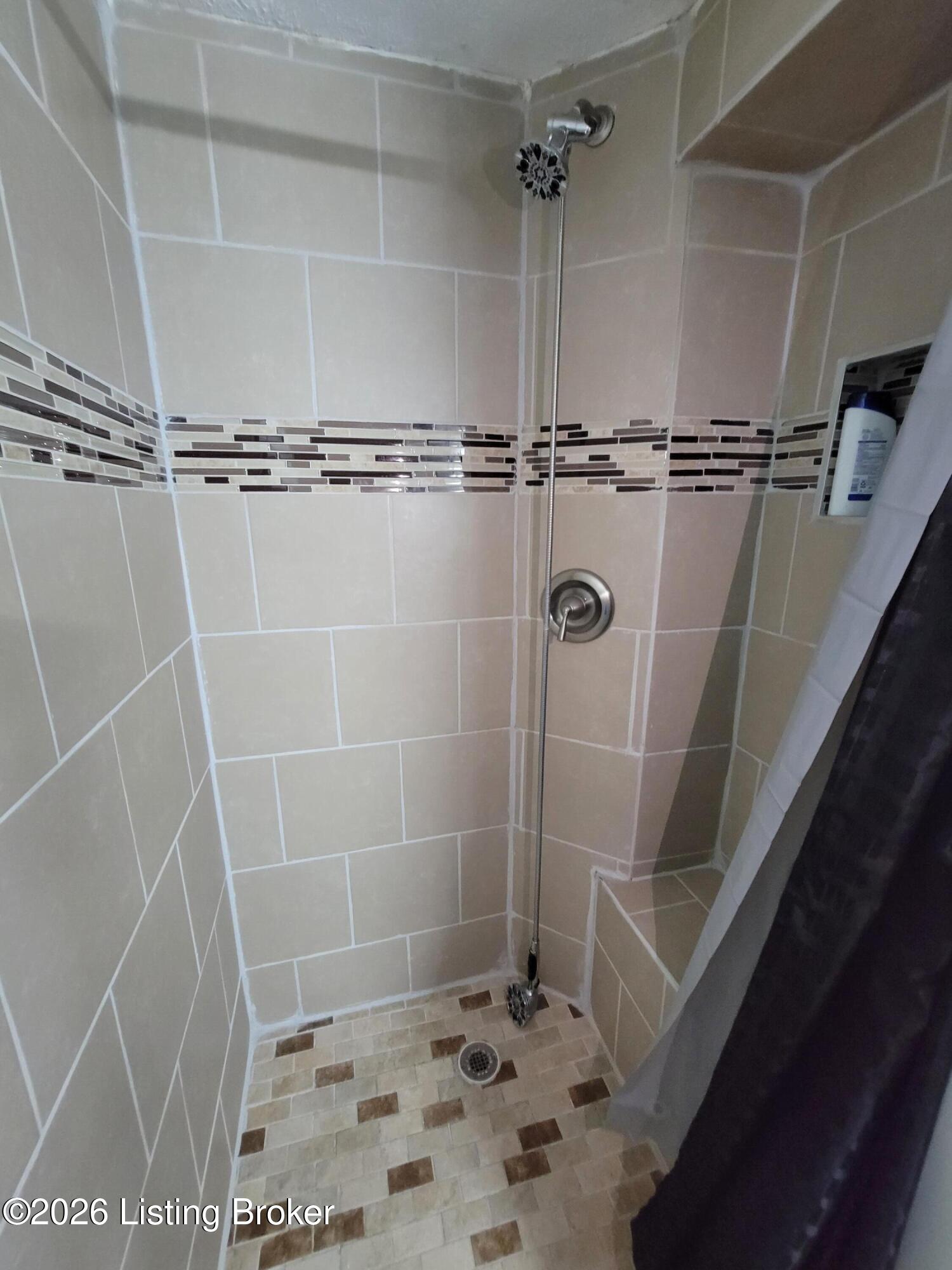 7008 S Watterson Trail