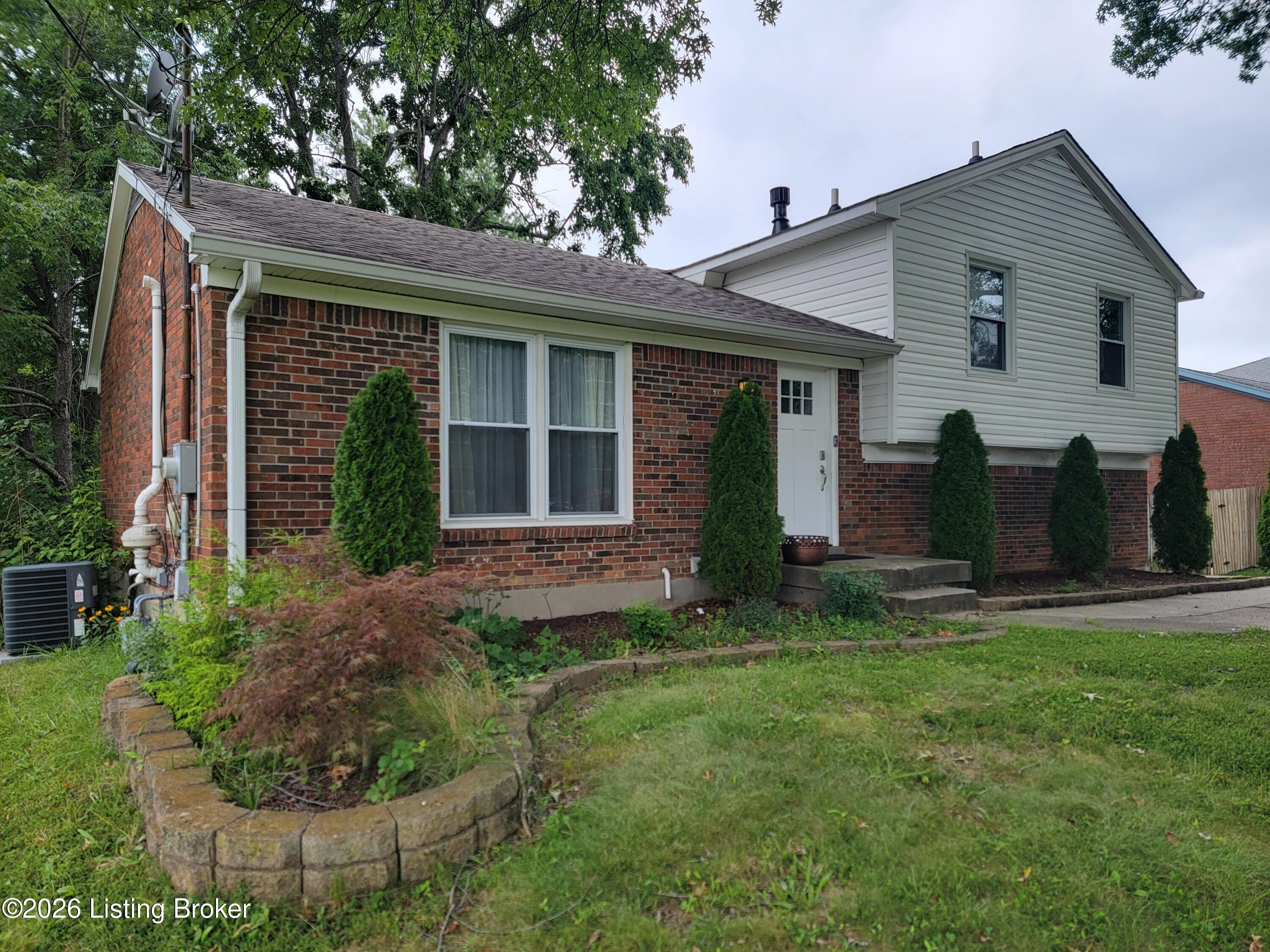7008 S Watterson Trail