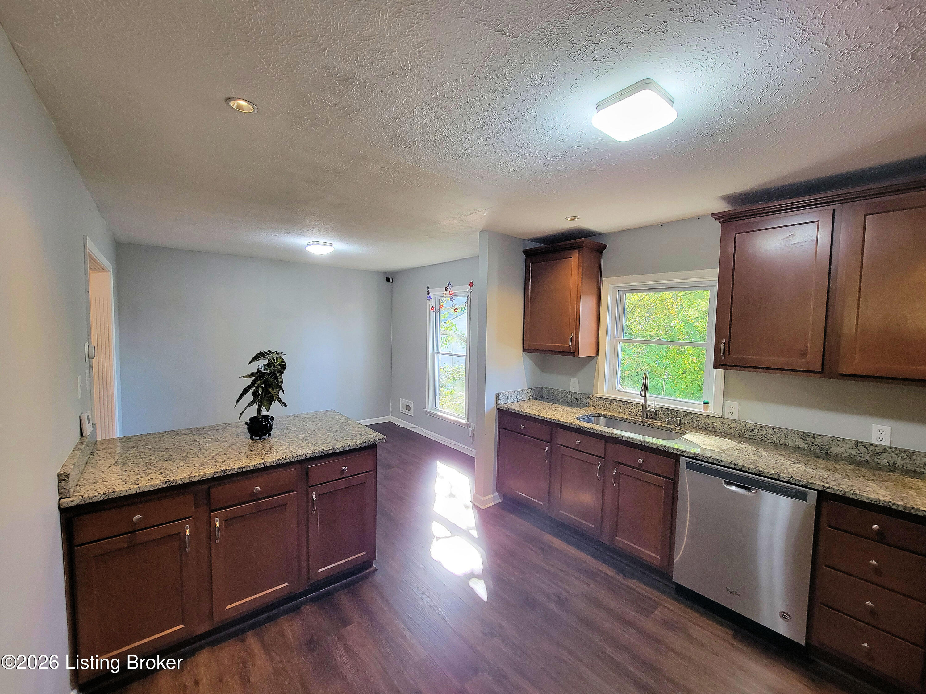 7008 S Watterson Trail