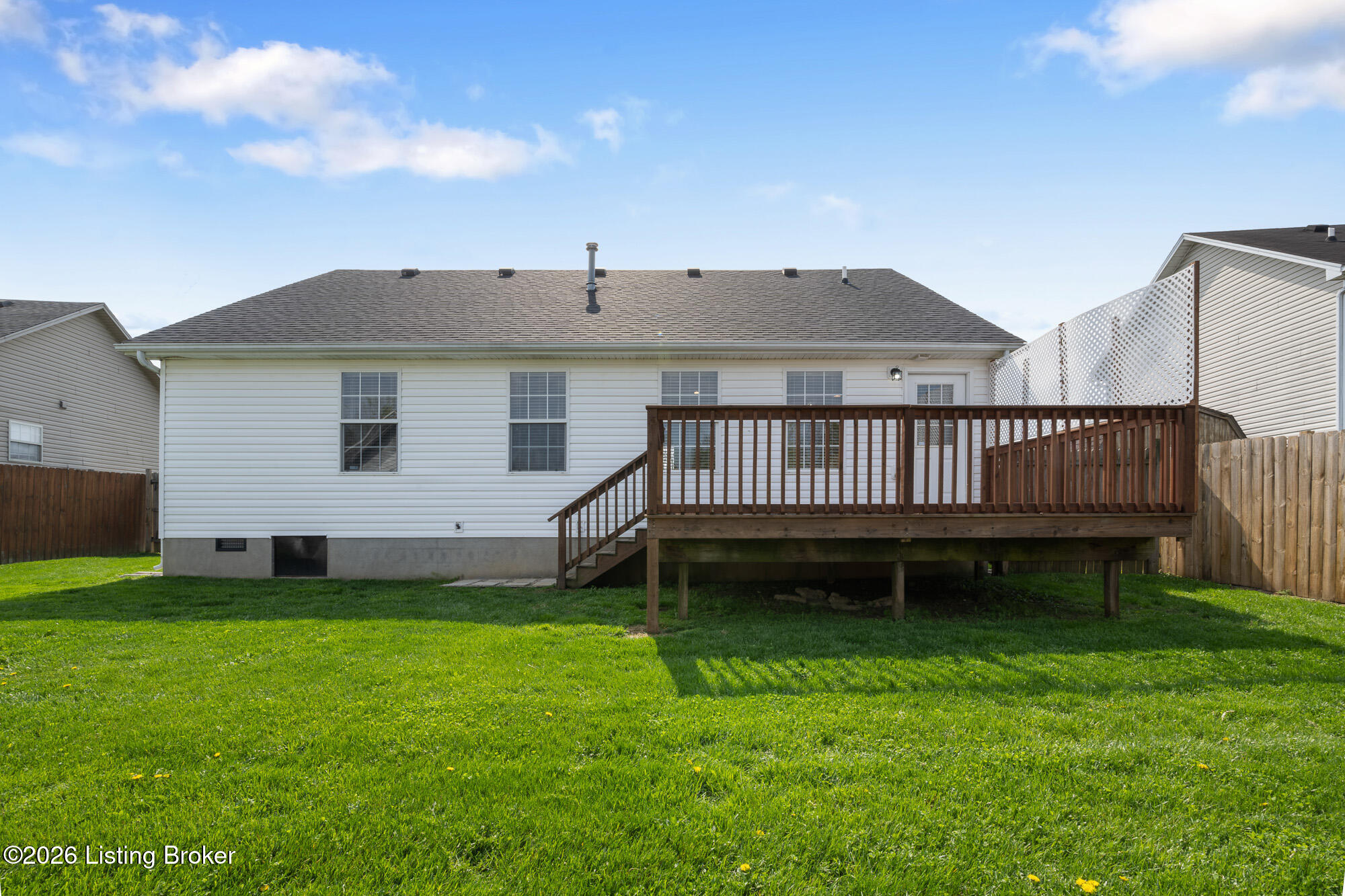 112 Red Oak Dr