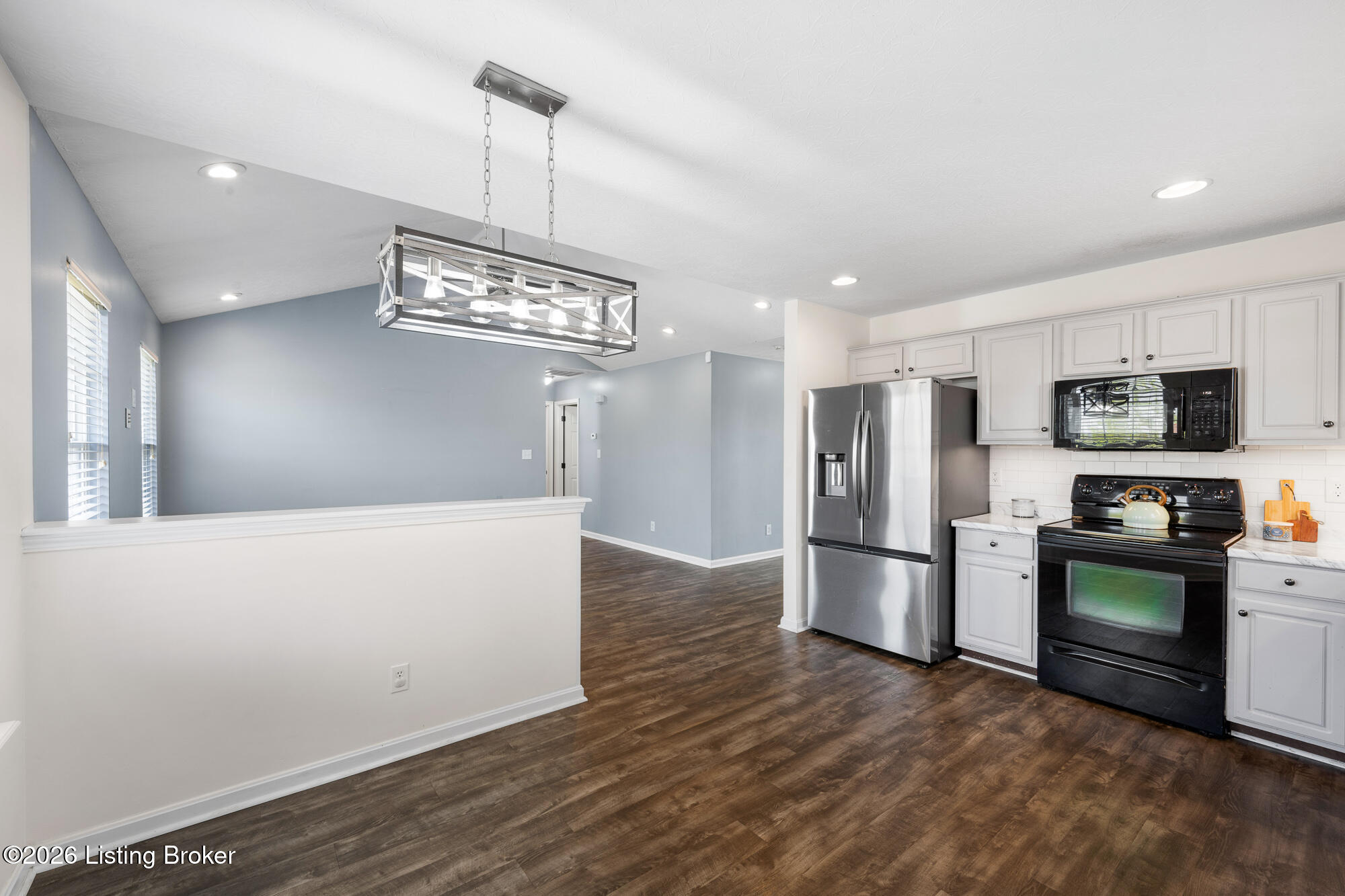 112 Red Oak Dr