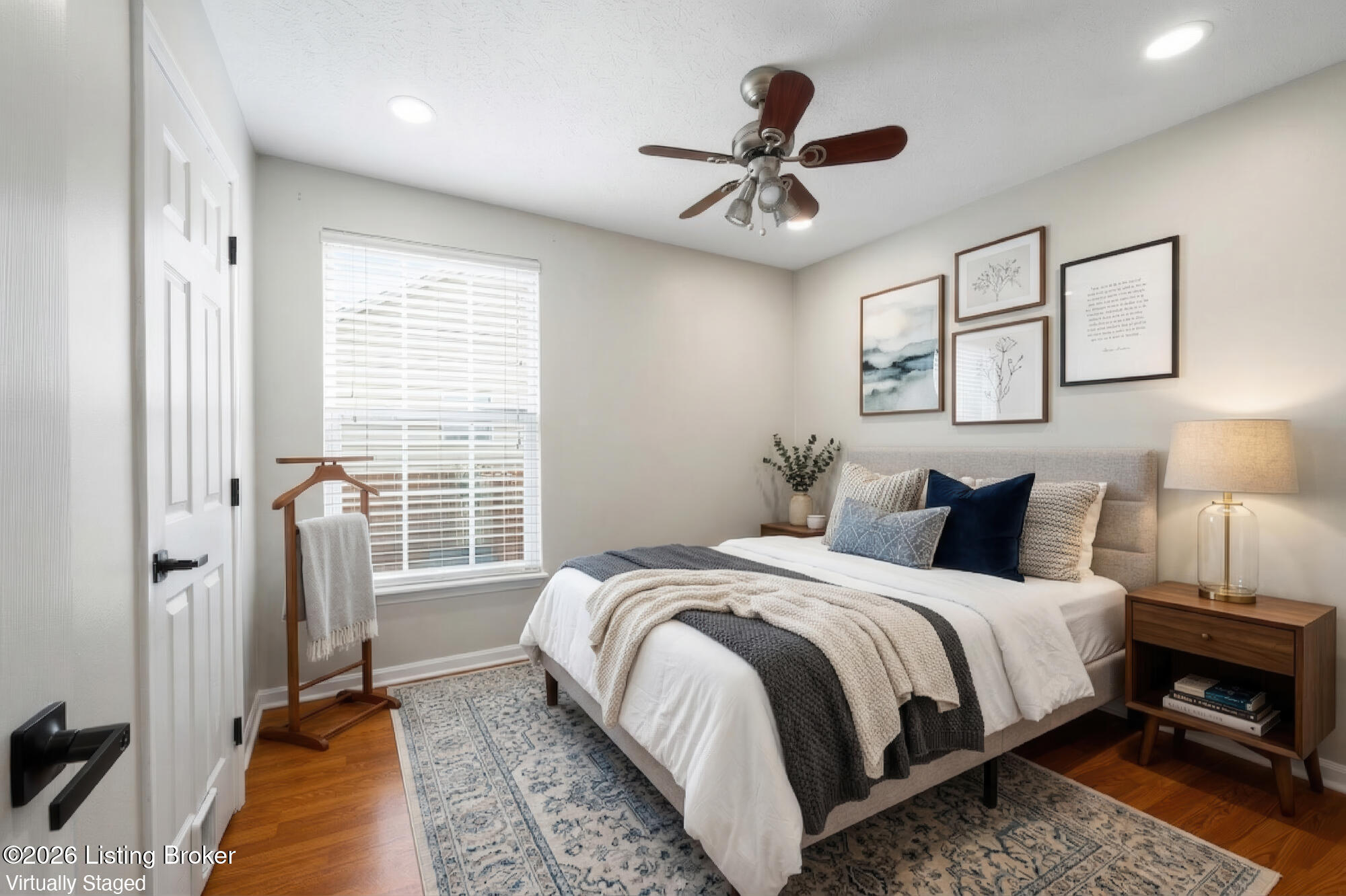 112 Red Oak Dr