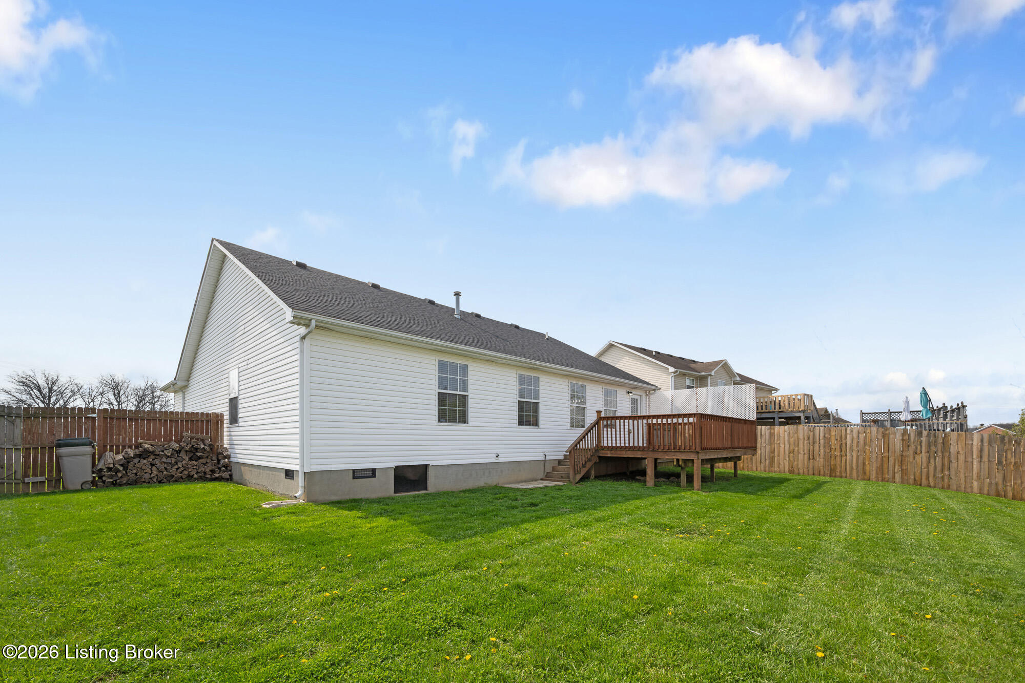 112 Red Oak Dr