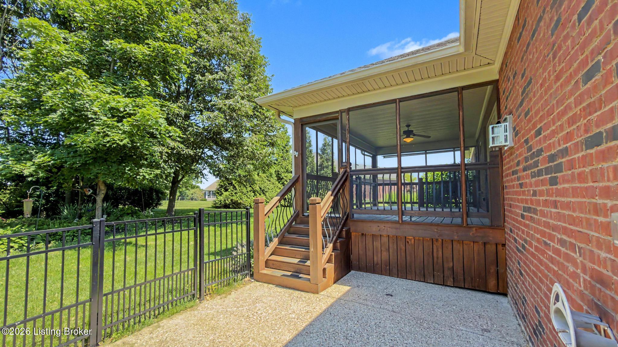 11105 Sewell Dr