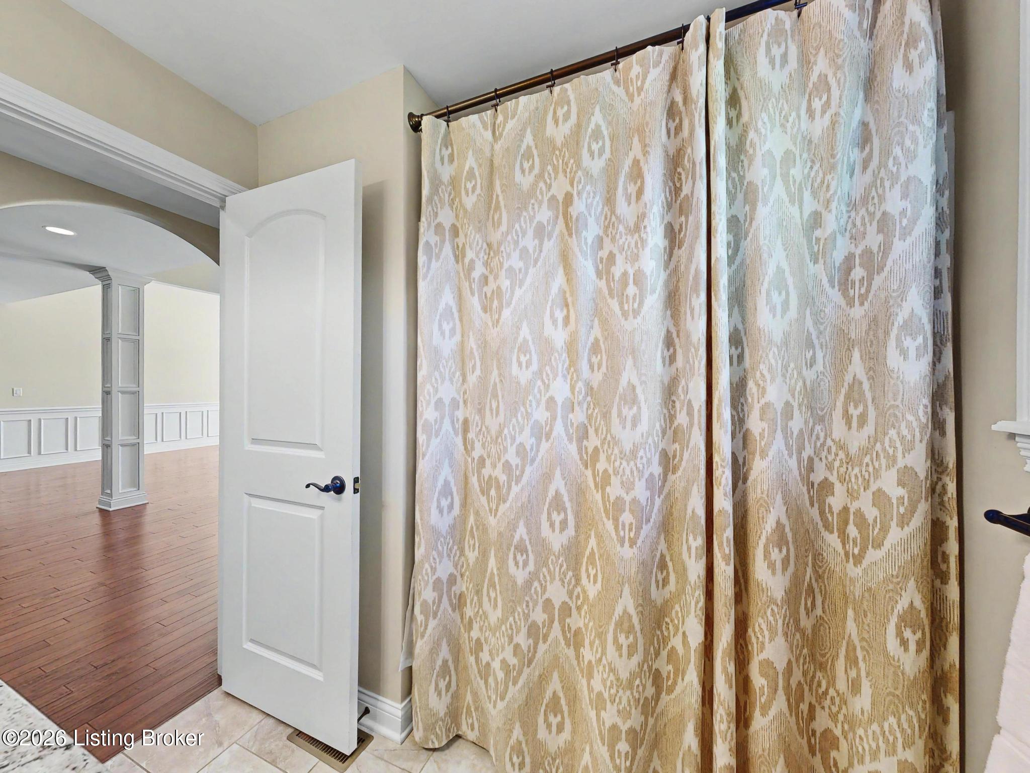 11105 Sewell Dr