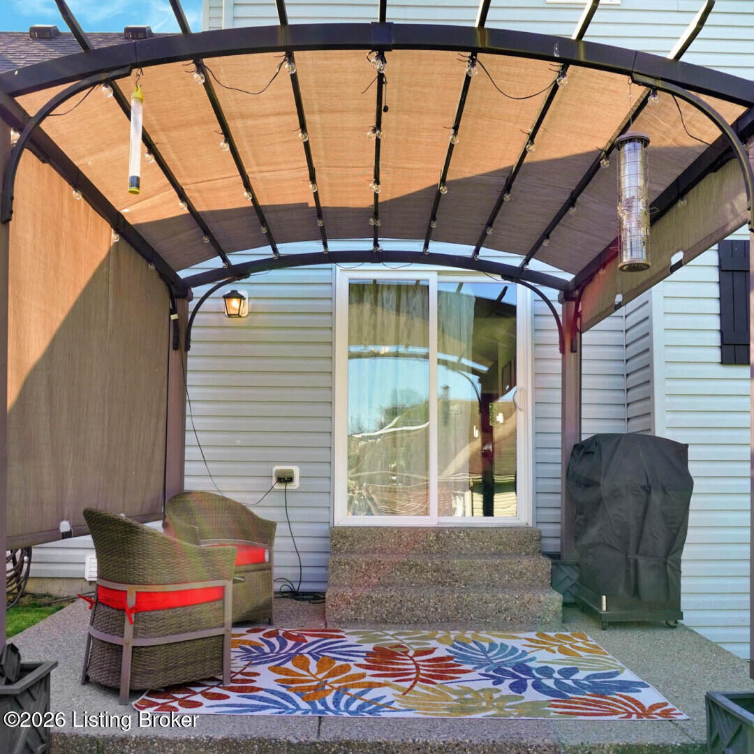 6702 Sumac Ln