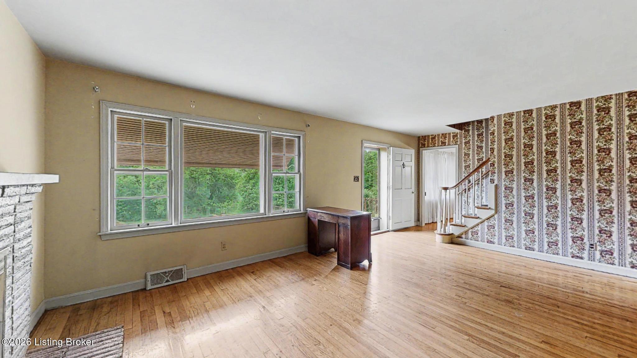 2504 Boulevard Napoleon