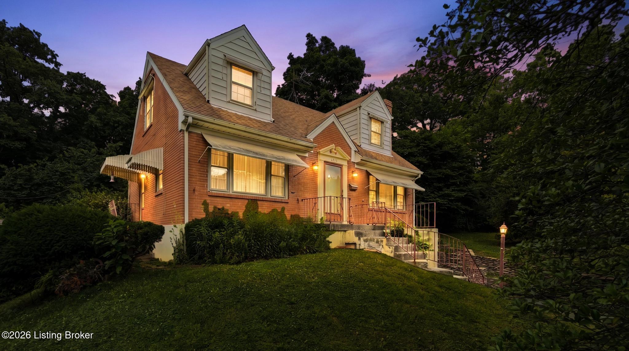 2504 Boulevard Napoleon