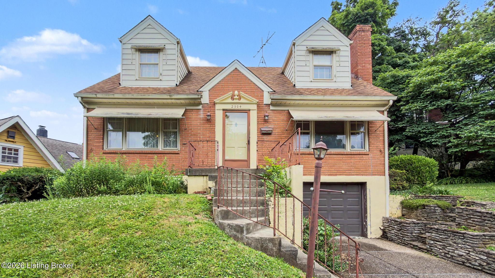 2504 Boulevard Napoleon