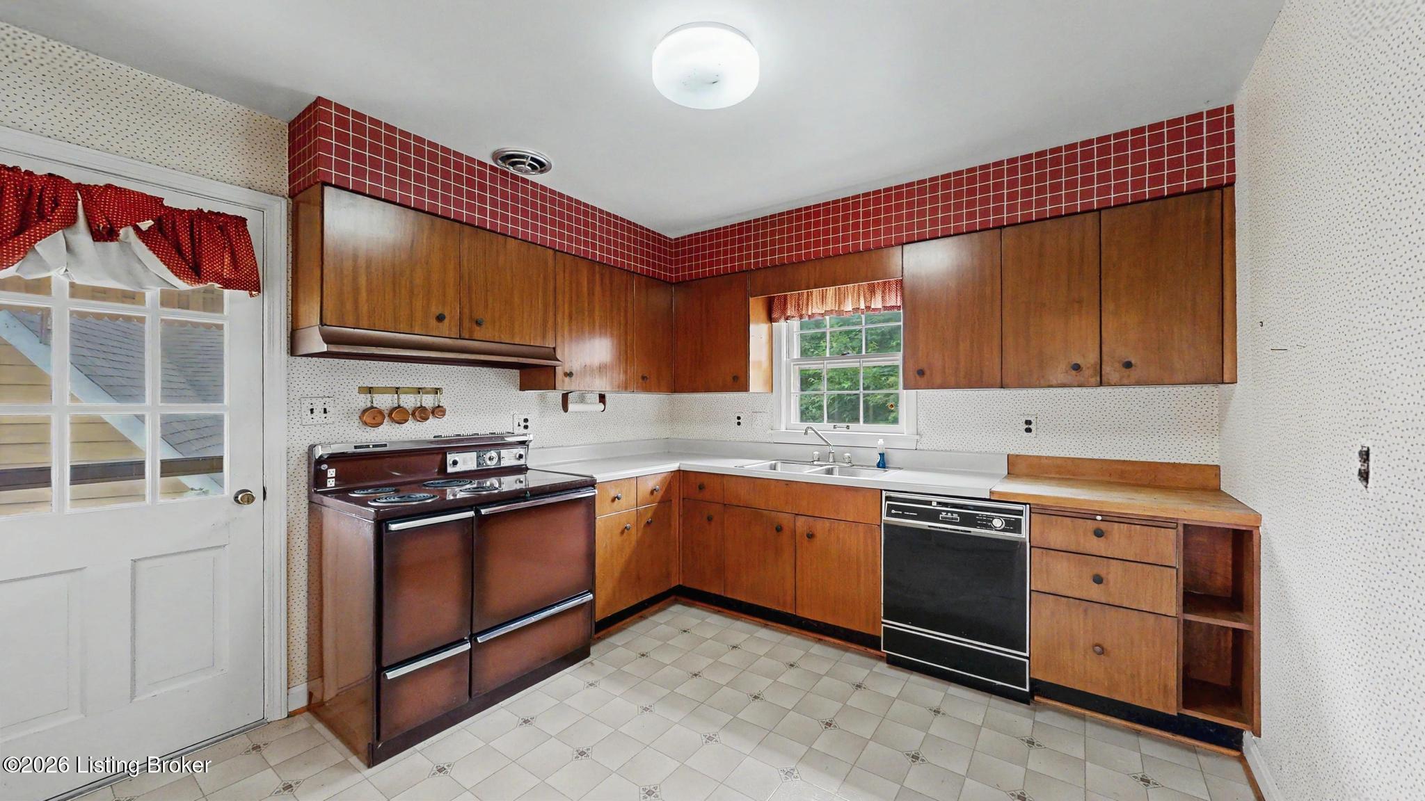 2504 Boulevard Napoleon