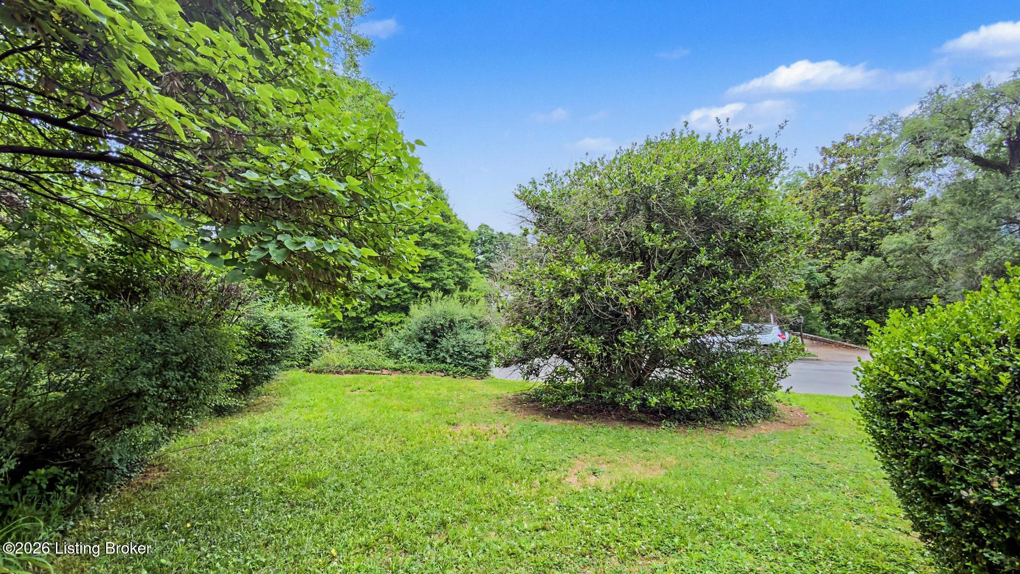 2504 Boulevard Napoleon