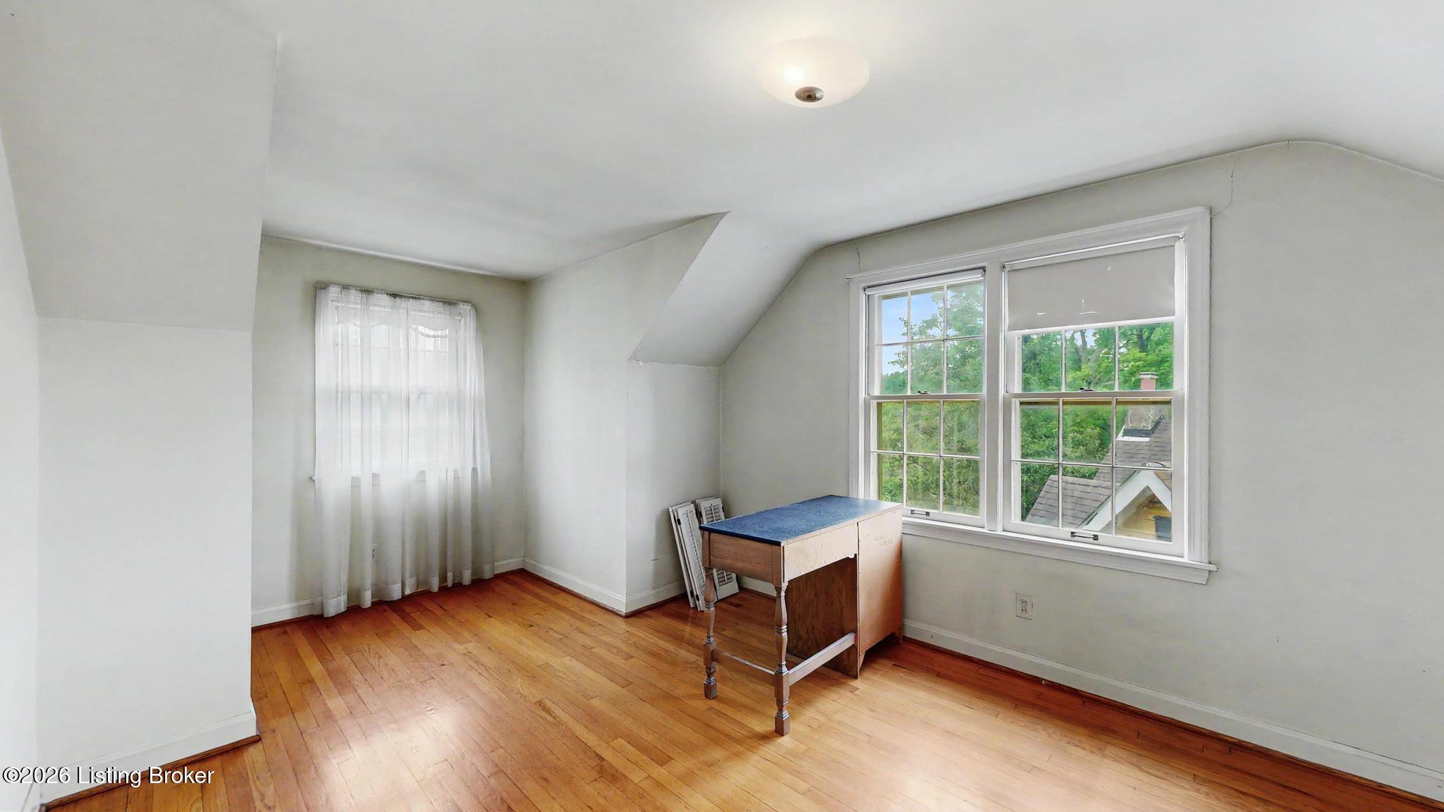 2504 Boulevard Napoleon
