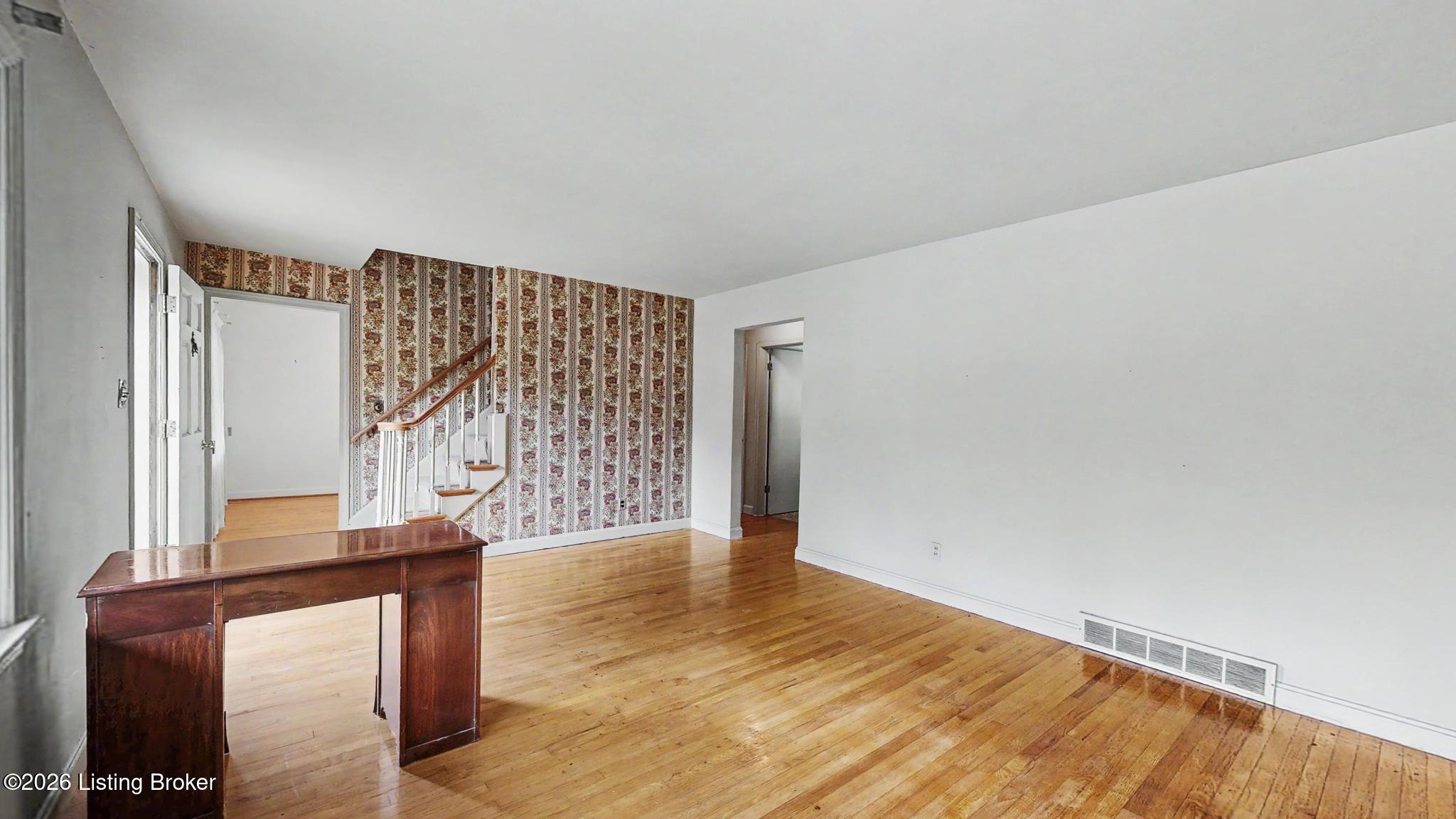 2504 Boulevard Napoleon