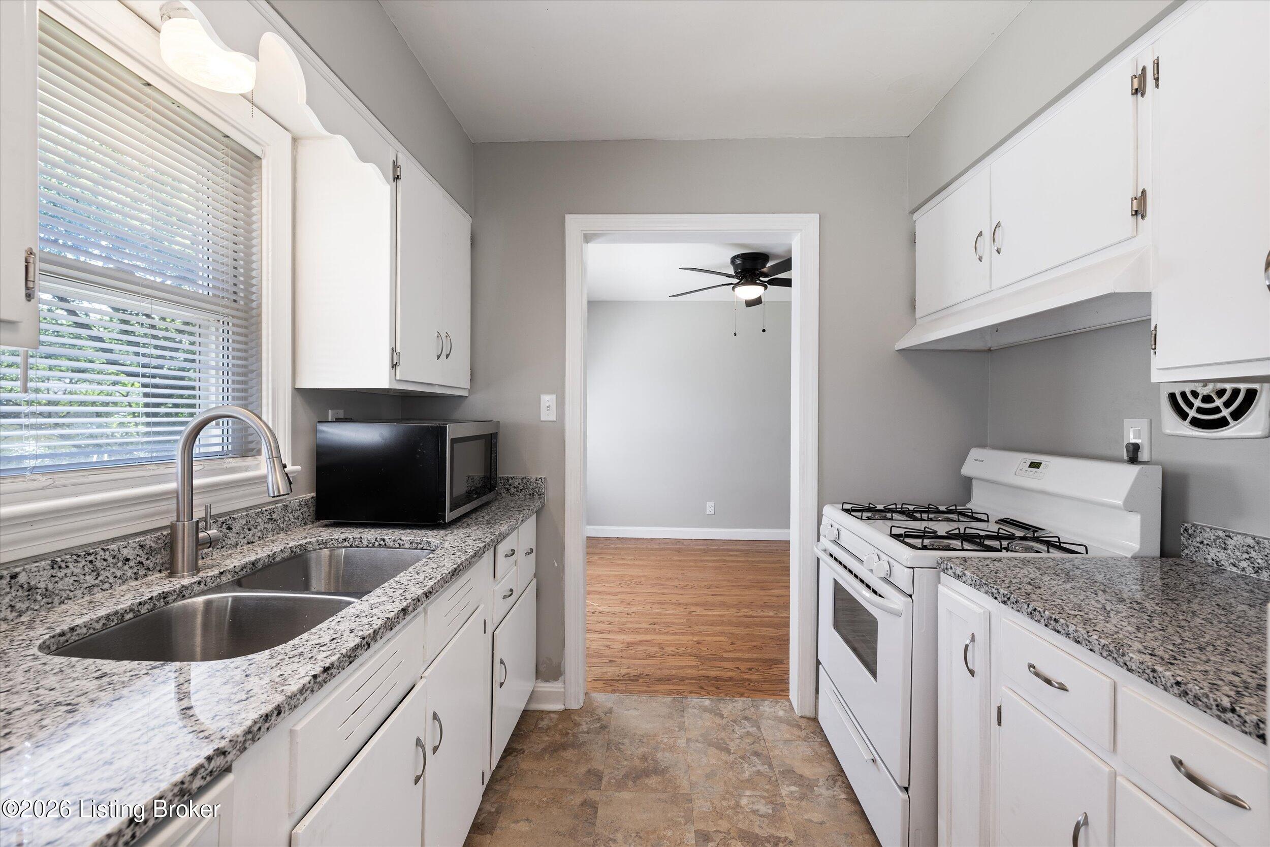 3209 Norma Ln