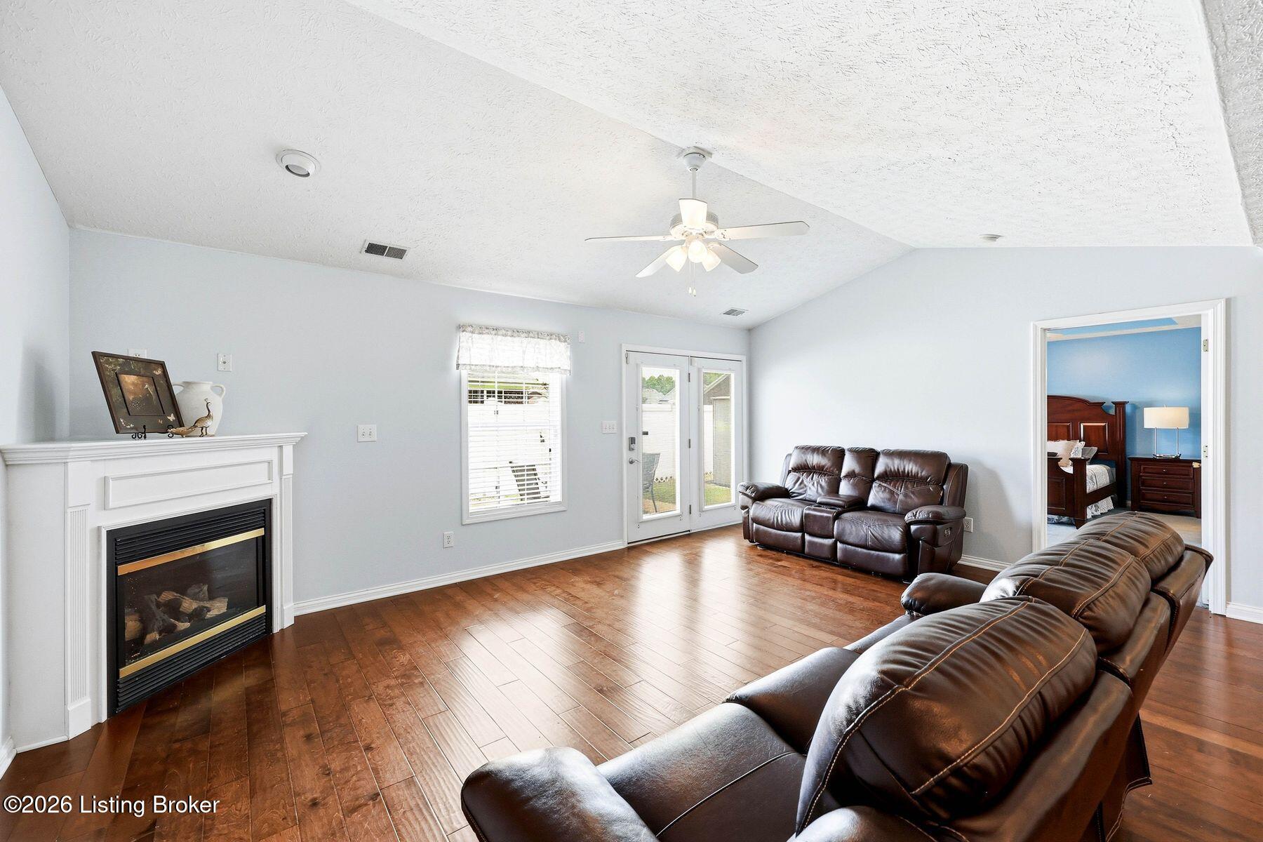 6625 Woods Mill Dr