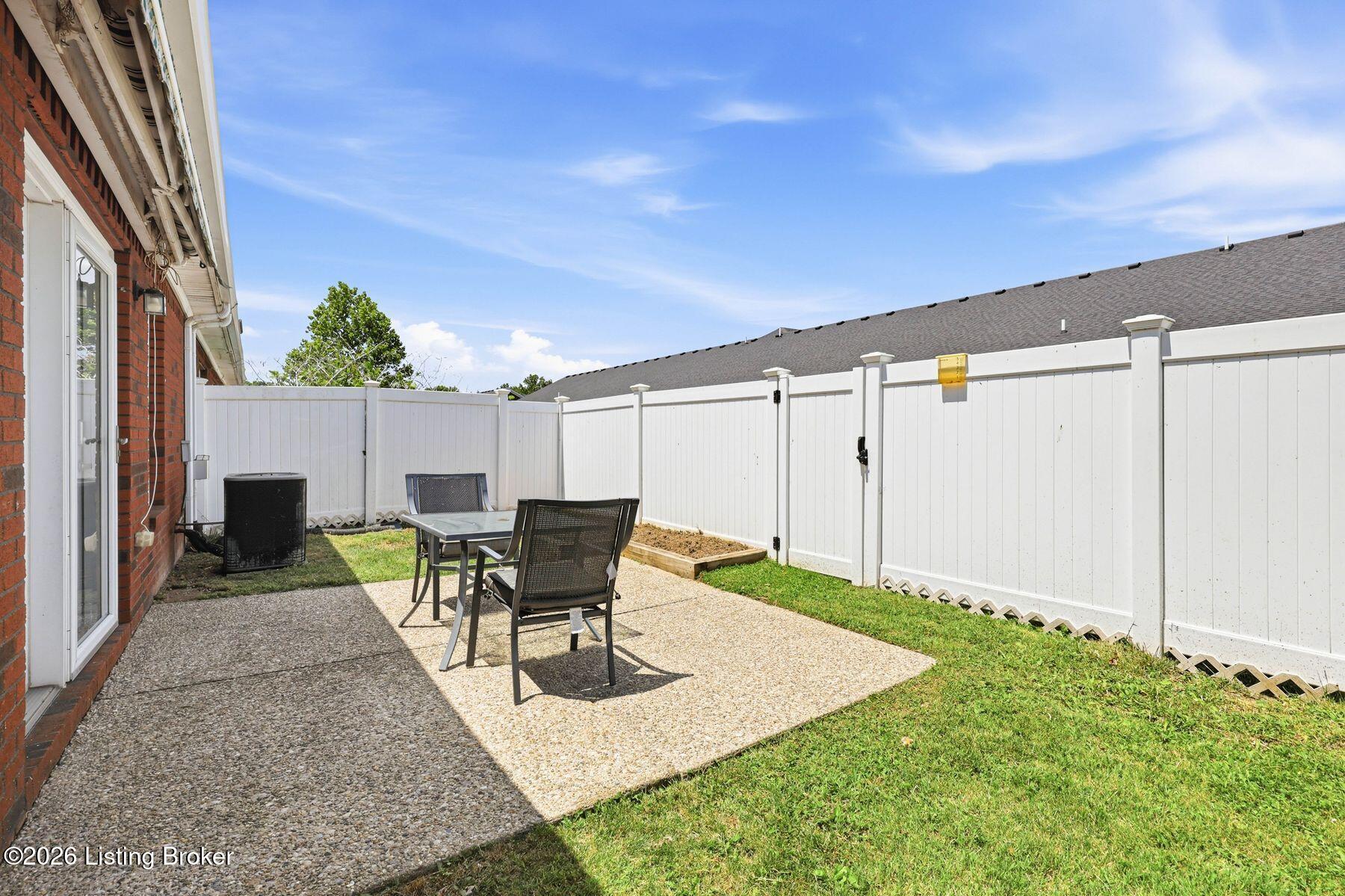 6625 Woods Mill Dr