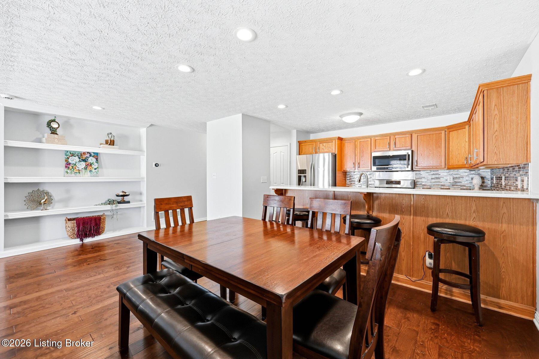 6625 Woods Mill Dr