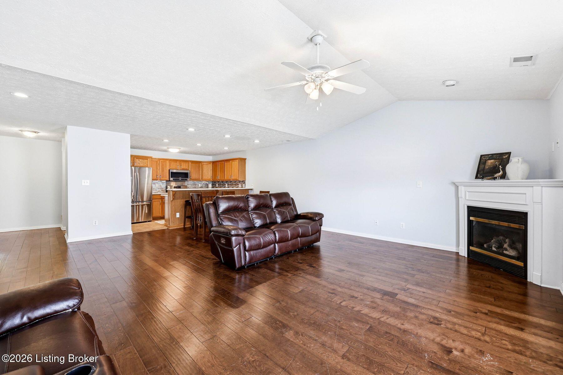 6625 Woods Mill Dr