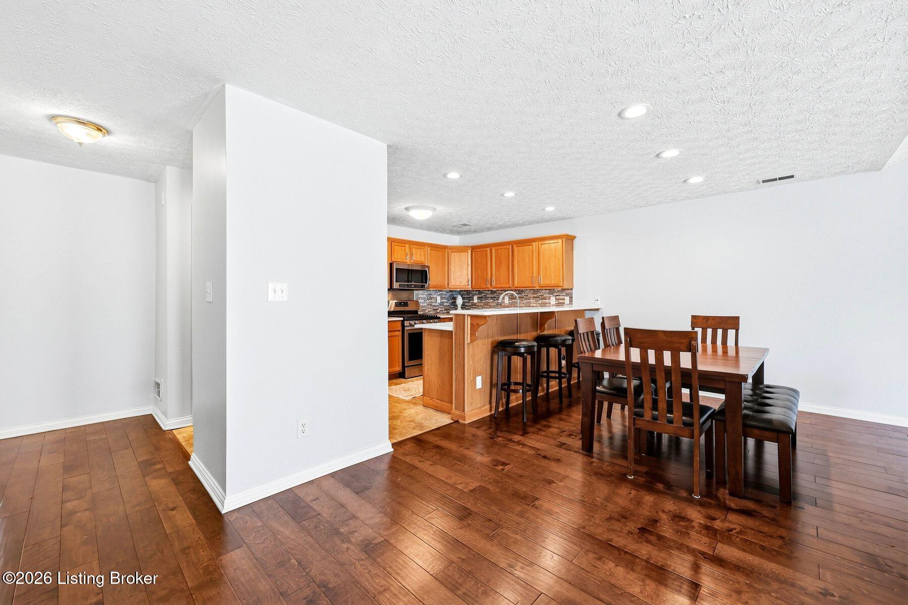 6625 Woods Mill Dr