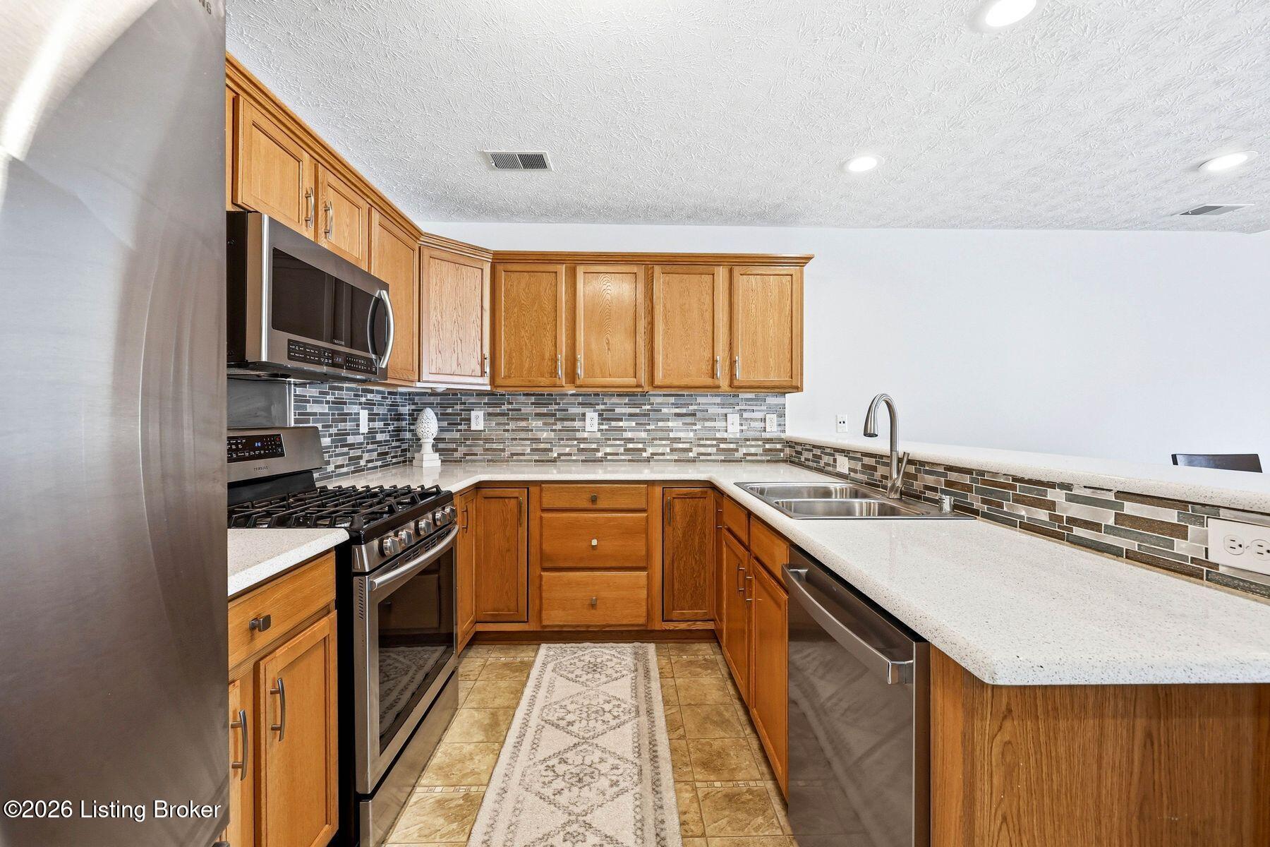 6625 Woods Mill Dr