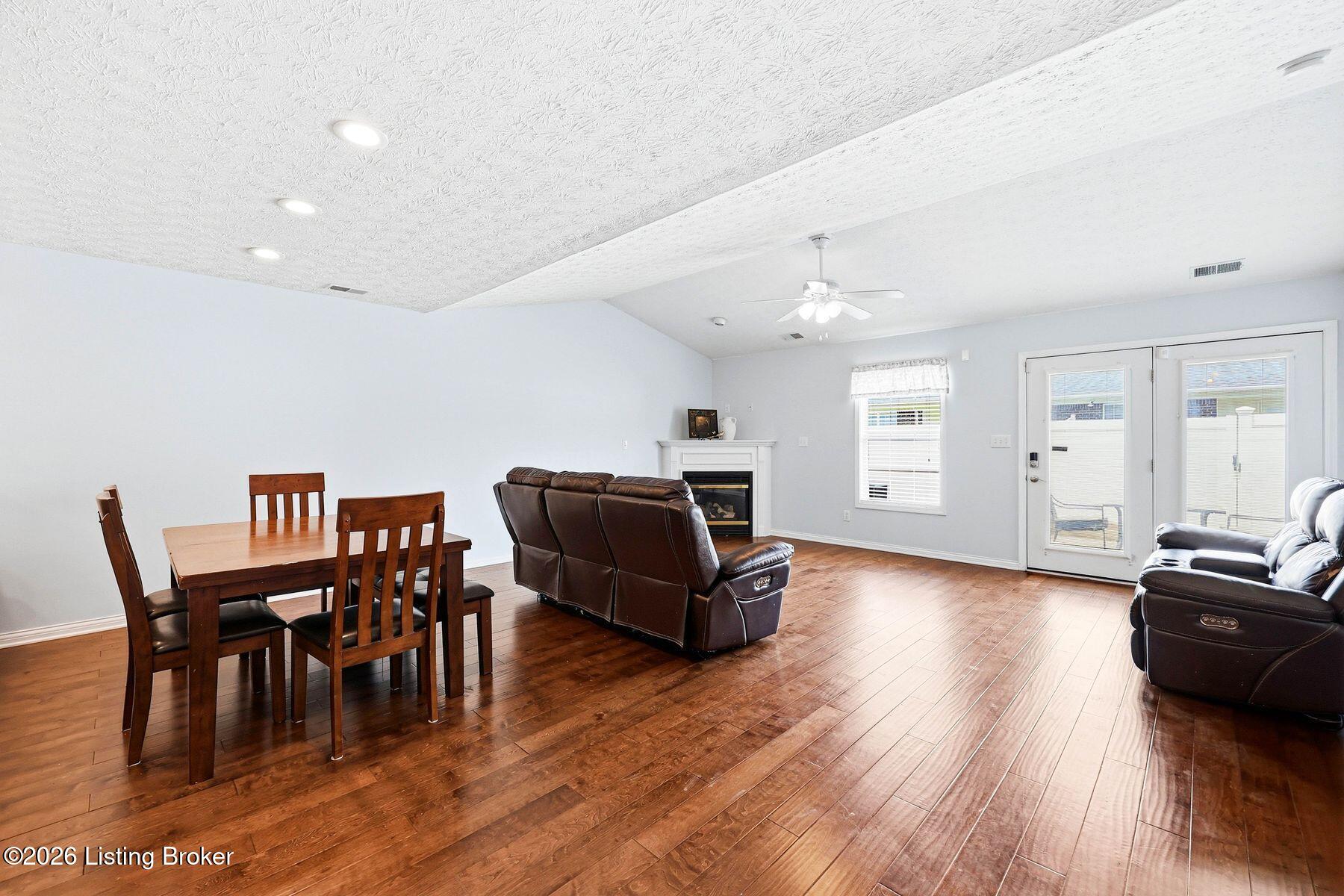 6625 Woods Mill Dr