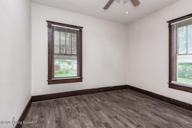122 S 42nd St