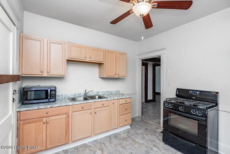 122 S 42nd St
