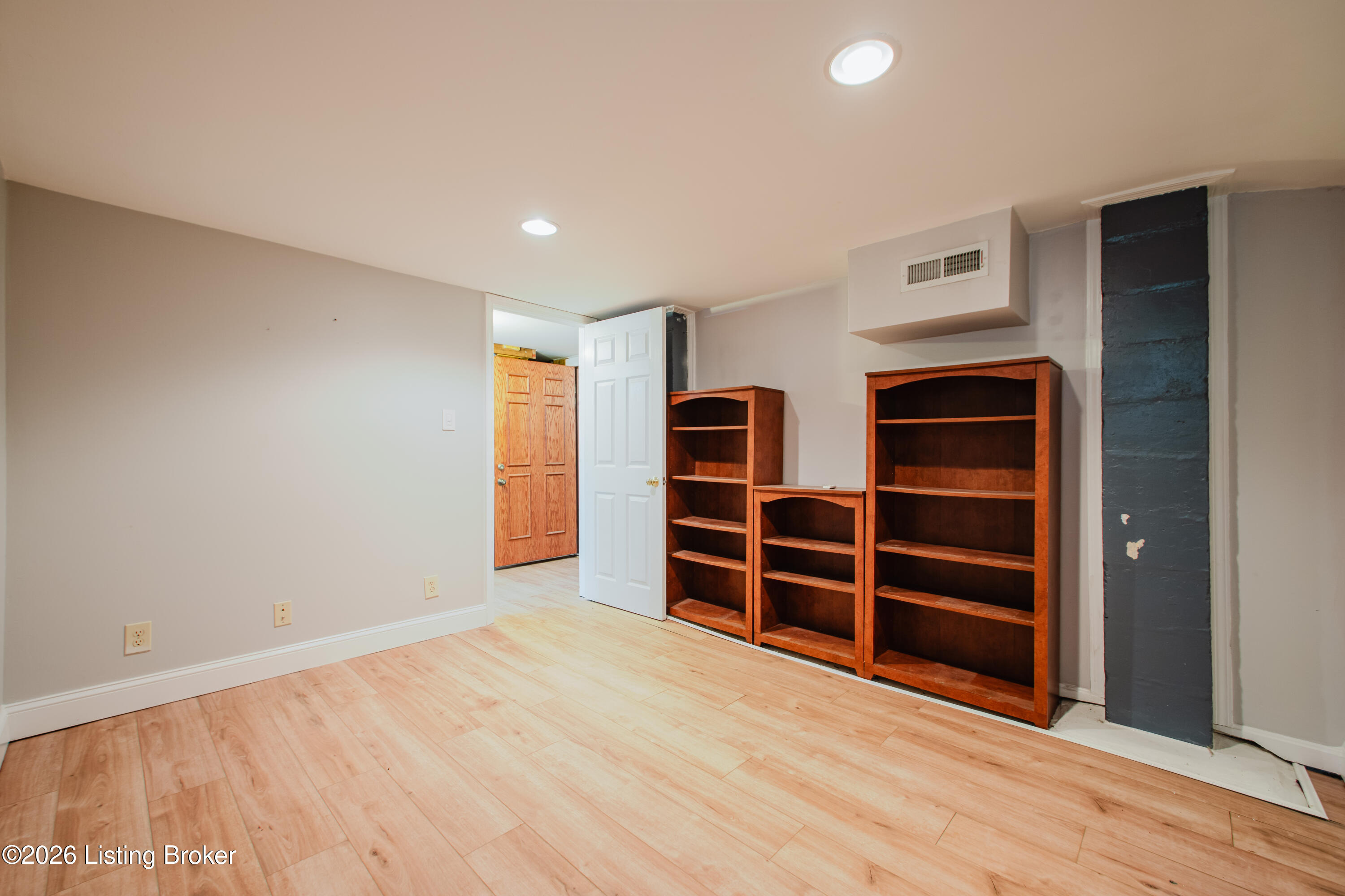 2342 Alexander Ave
