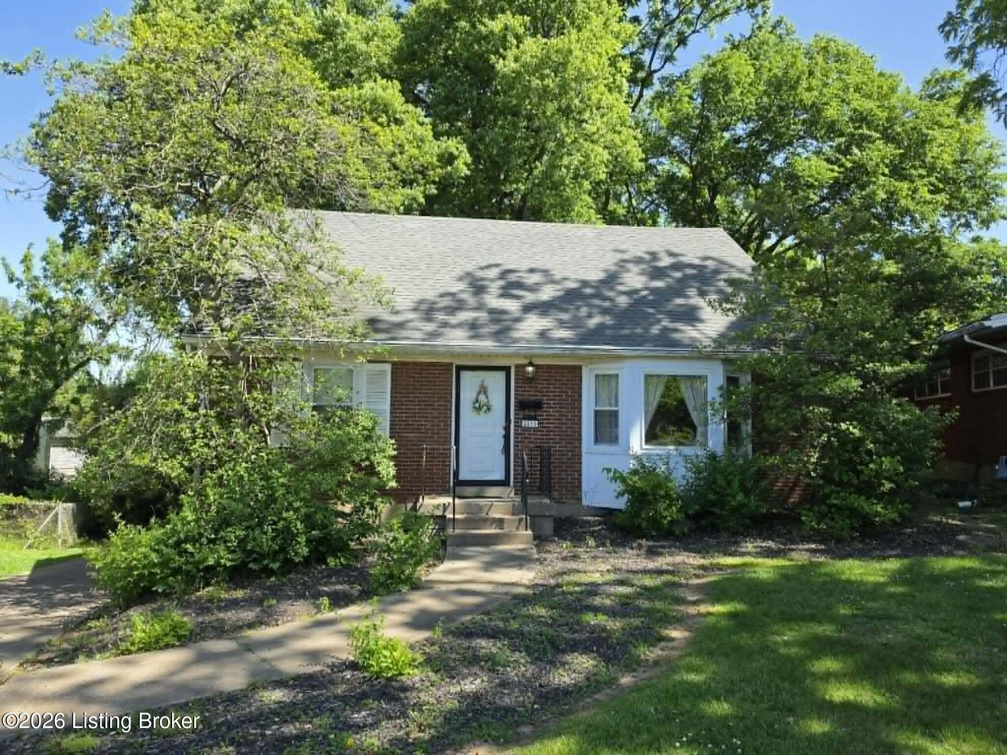 2015 Tyrone Dr