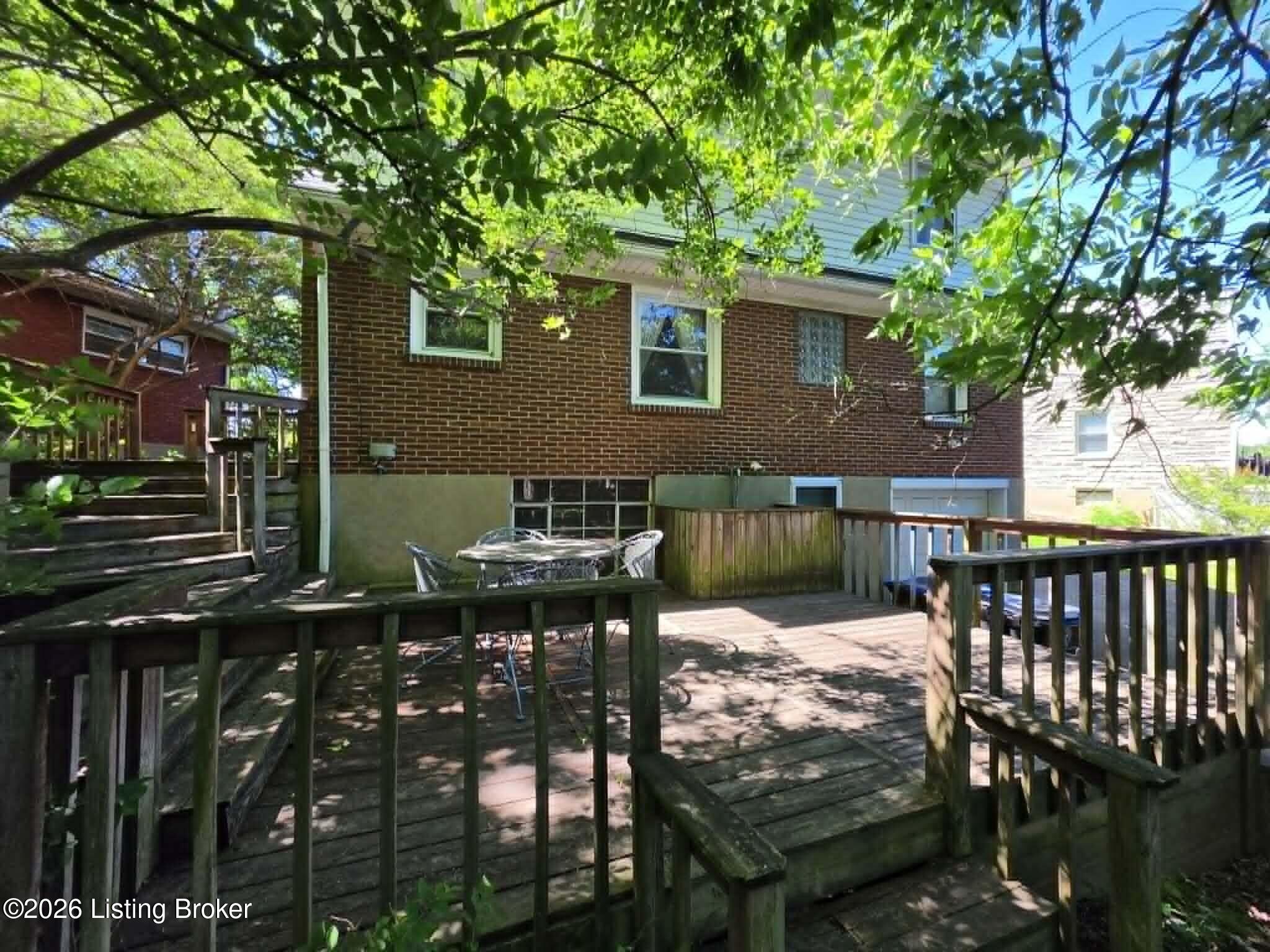 2015 Tyrone Dr