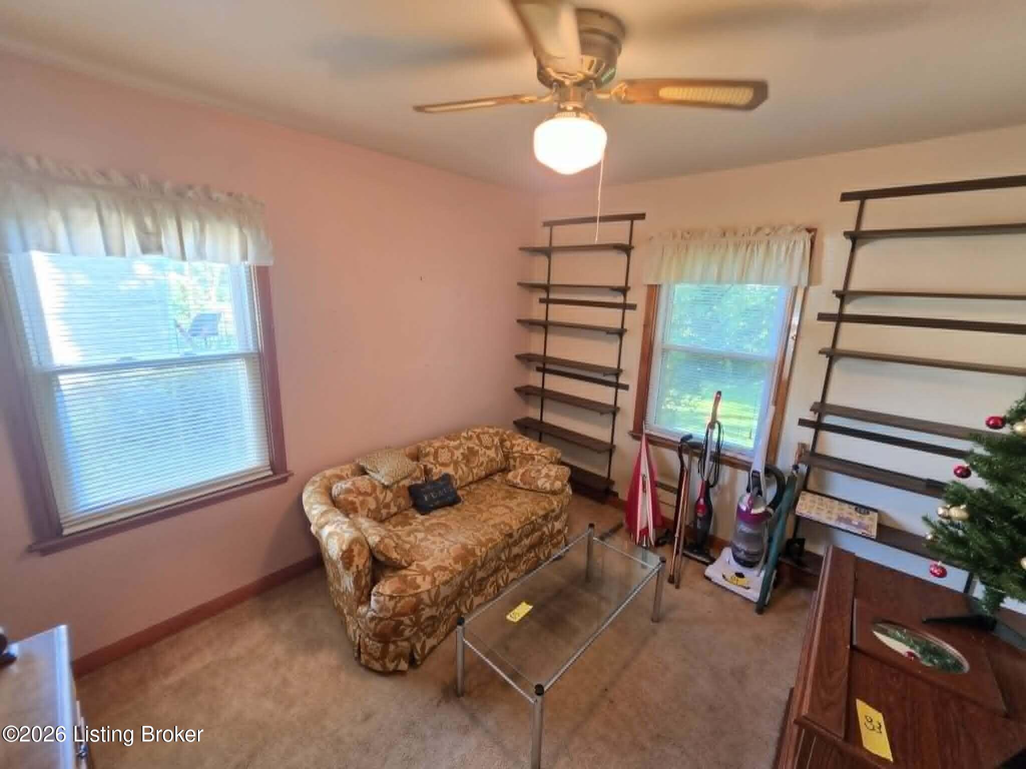 2015 Tyrone Dr