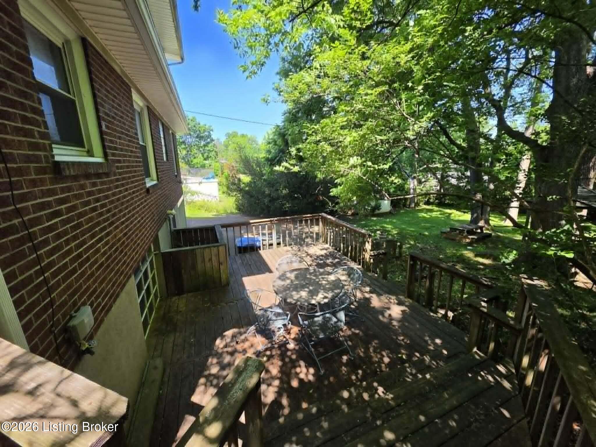 2015 Tyrone Dr