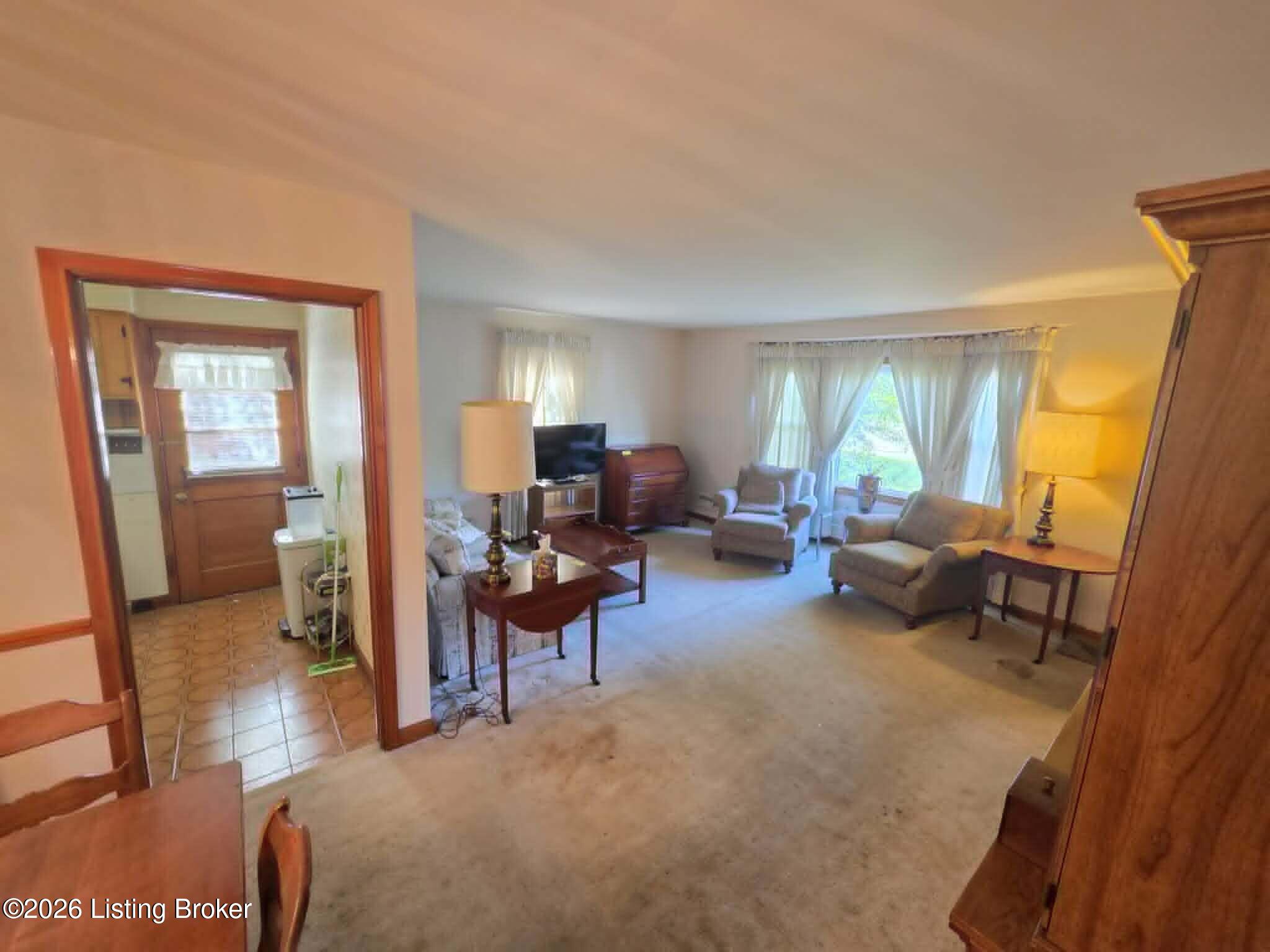 2015 Tyrone Dr