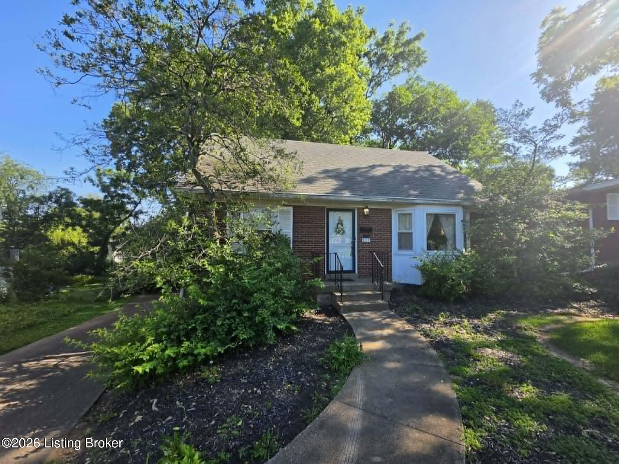 2015 Tyrone Dr