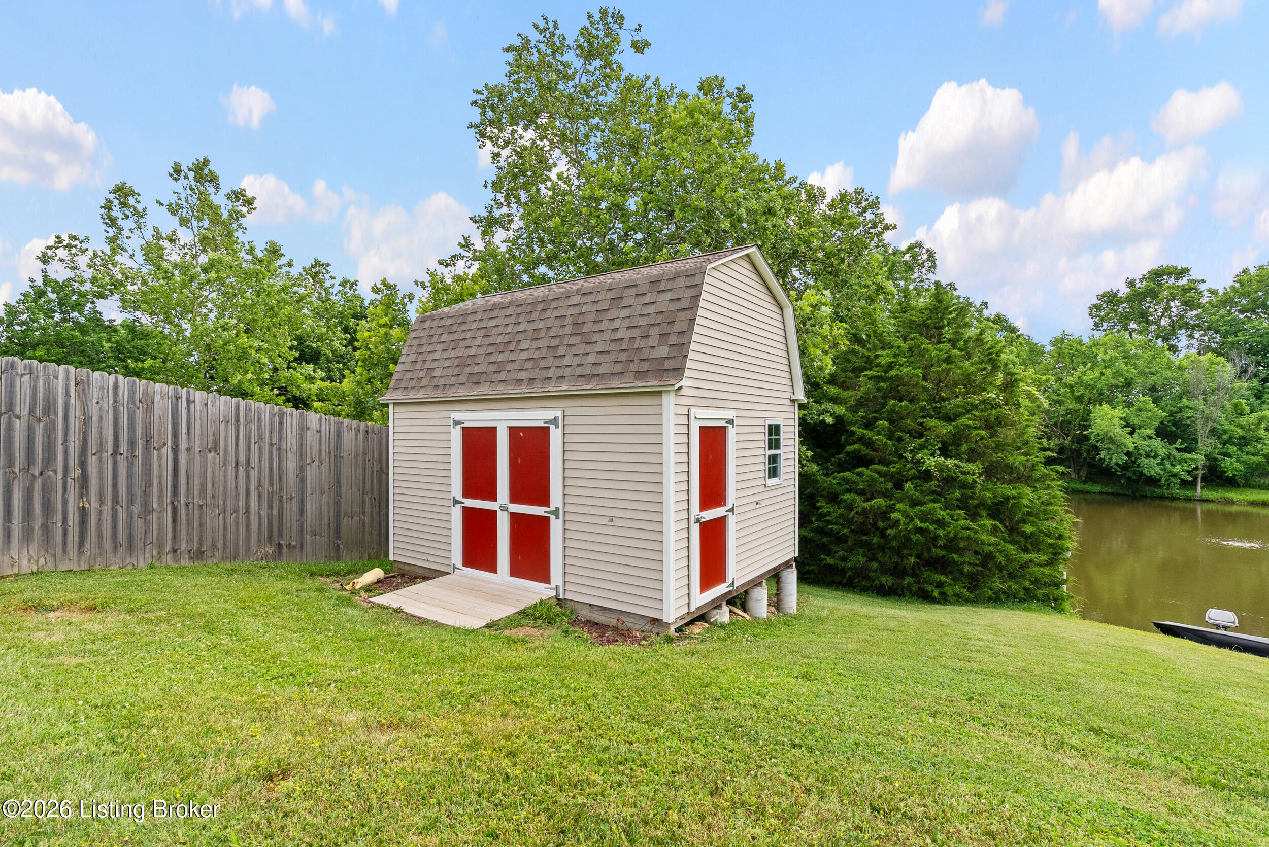123 Lost Creek Dr