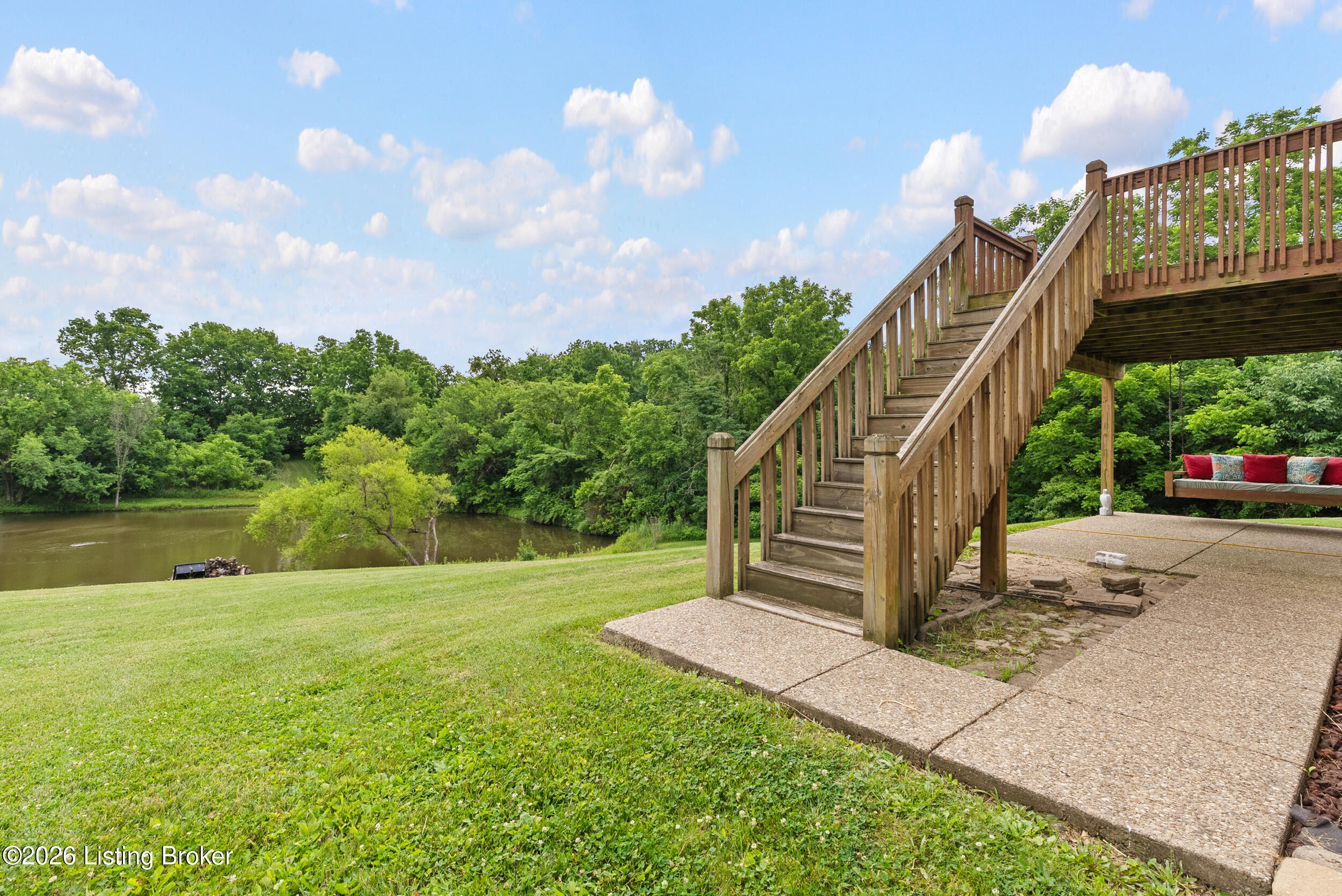 123 Lost Creek Dr