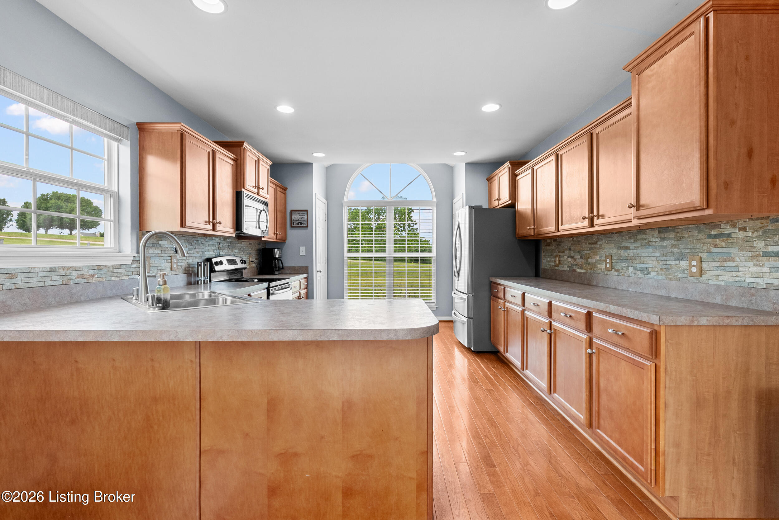 123 Lost Creek Dr