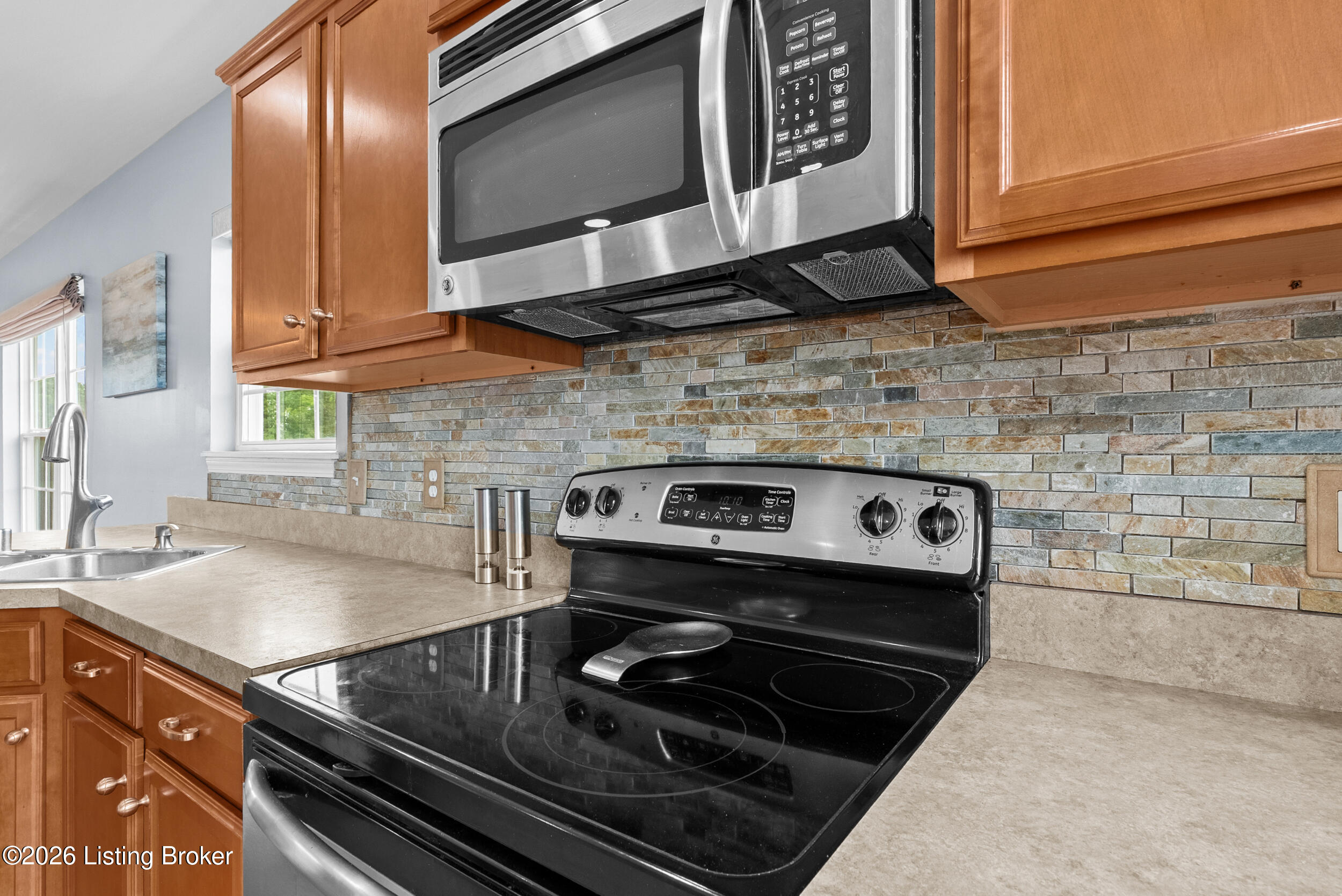123 Lost Creek Dr