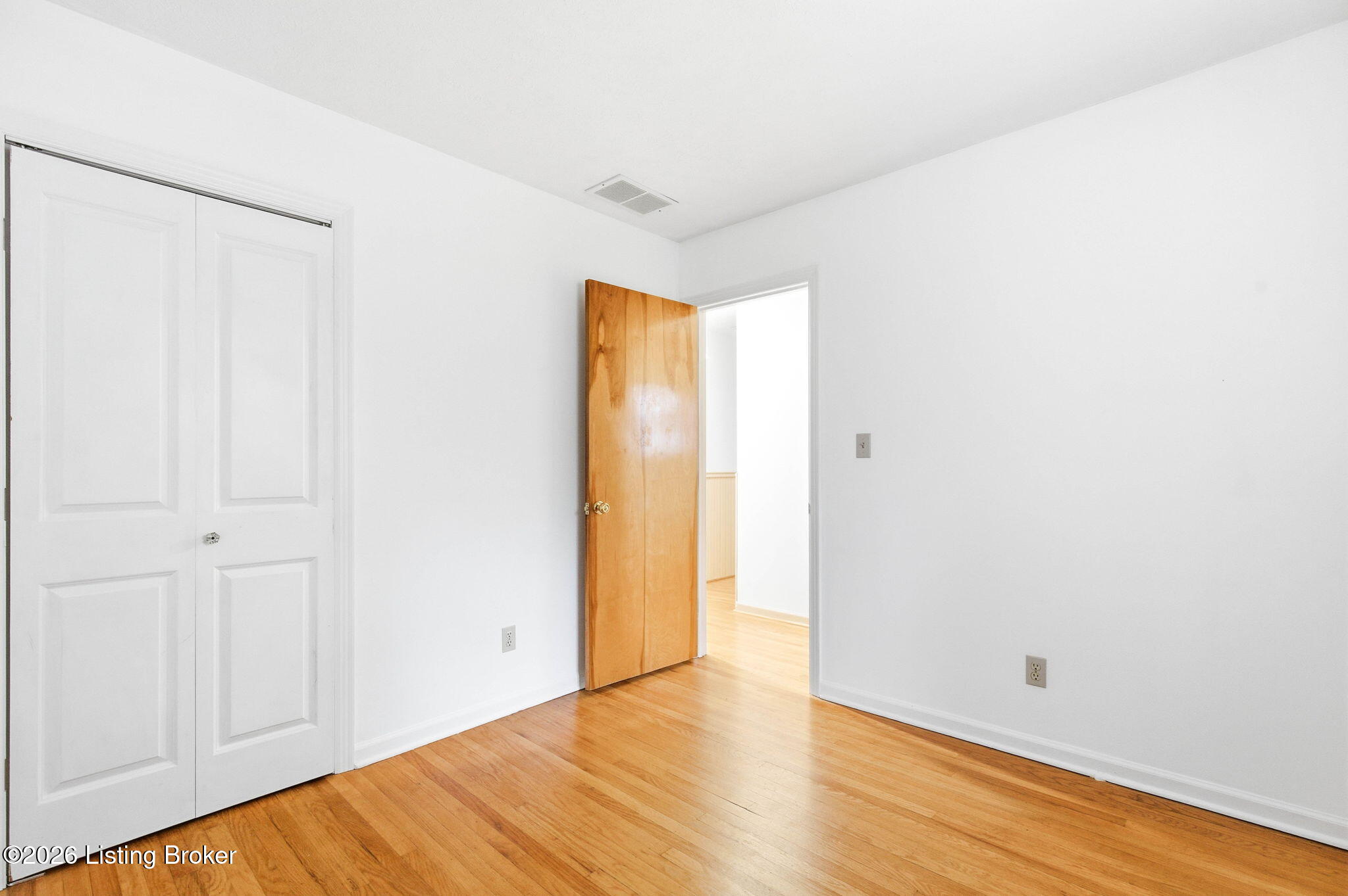 2433 Armstrong Ln