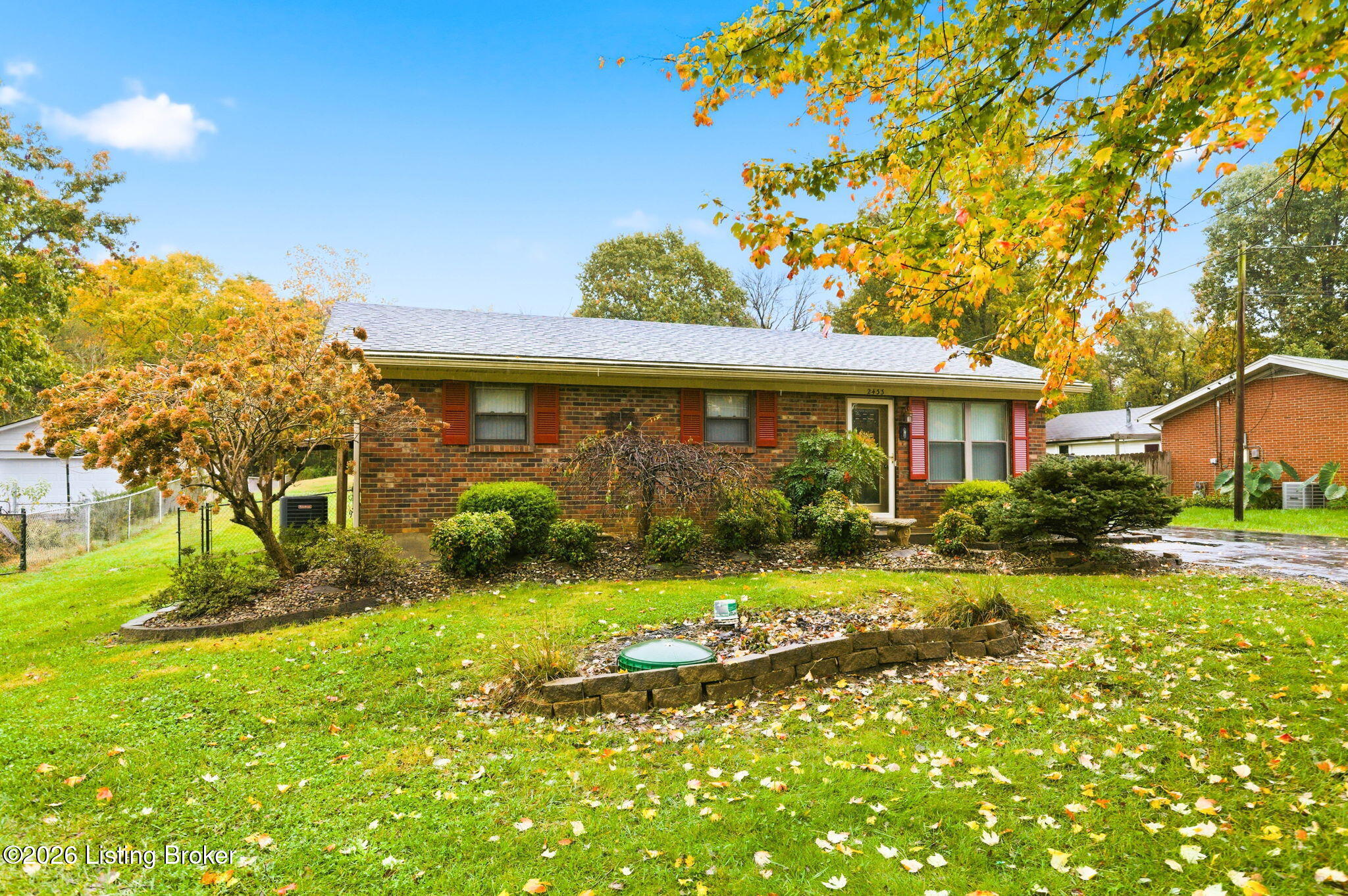 2433 Armstrong Ln