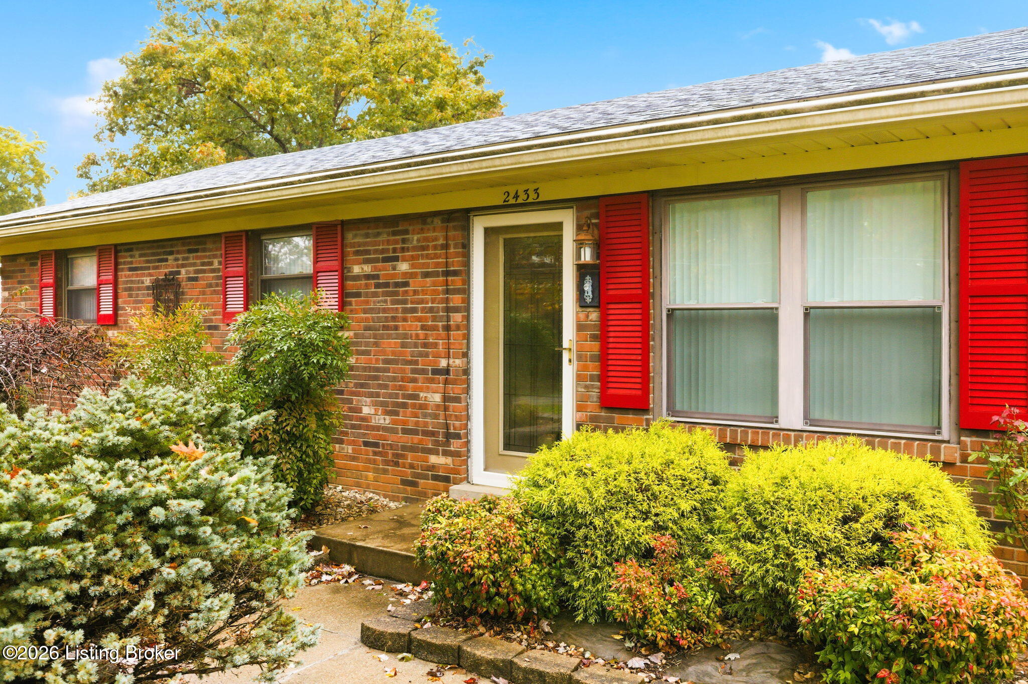 2433 Armstrong Ln