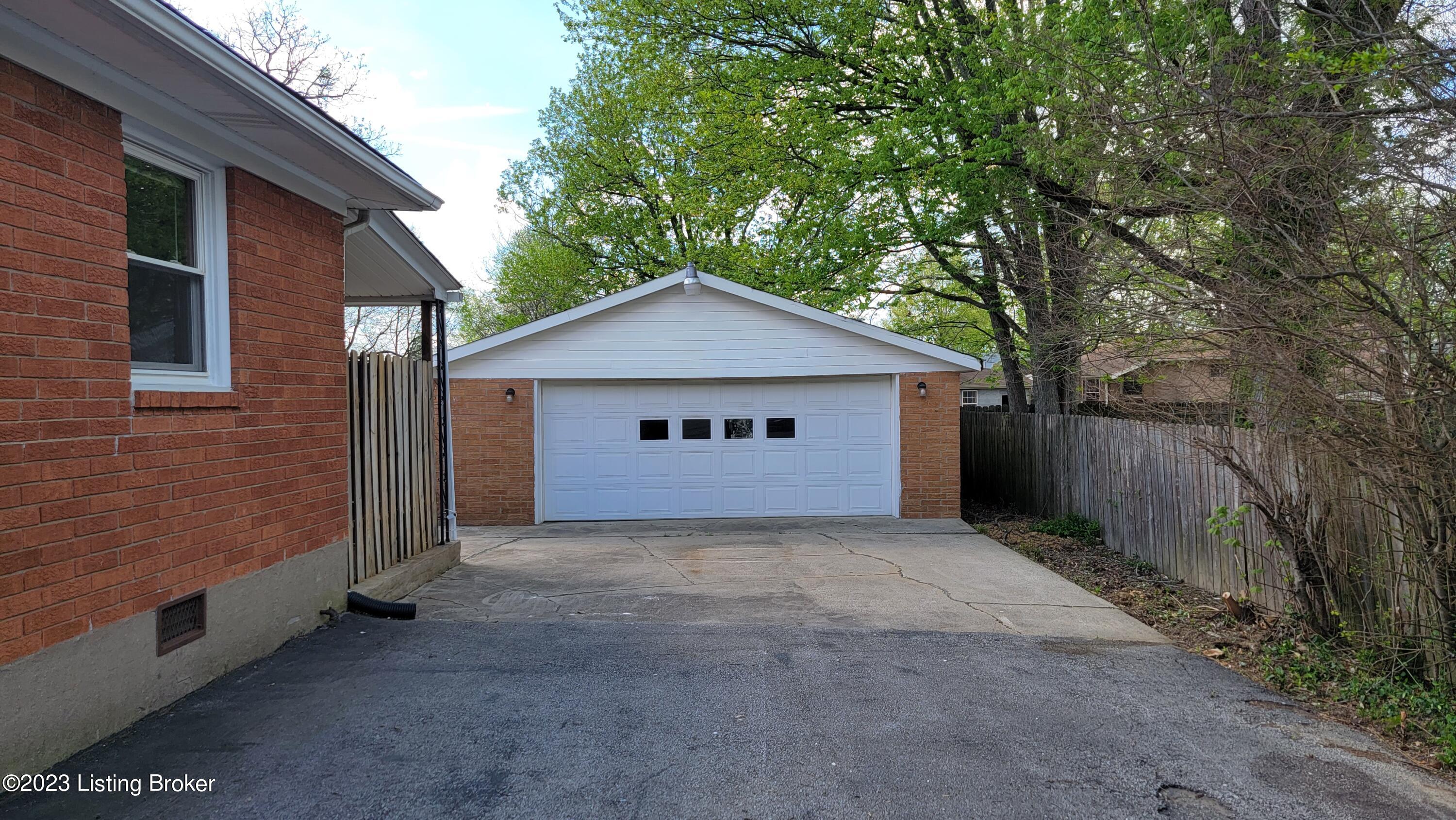 11616 Maple Way