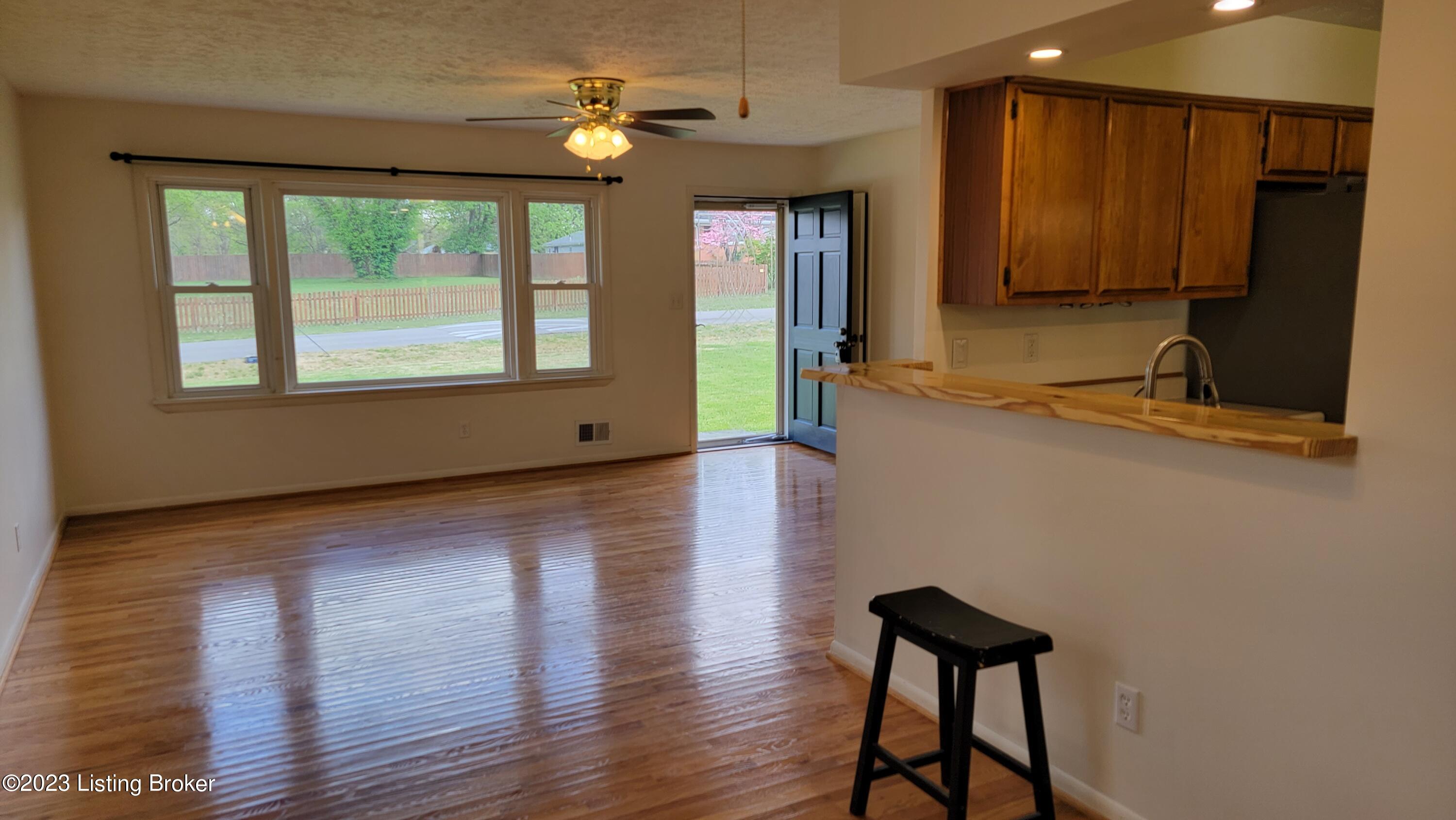 11616 Maple Way