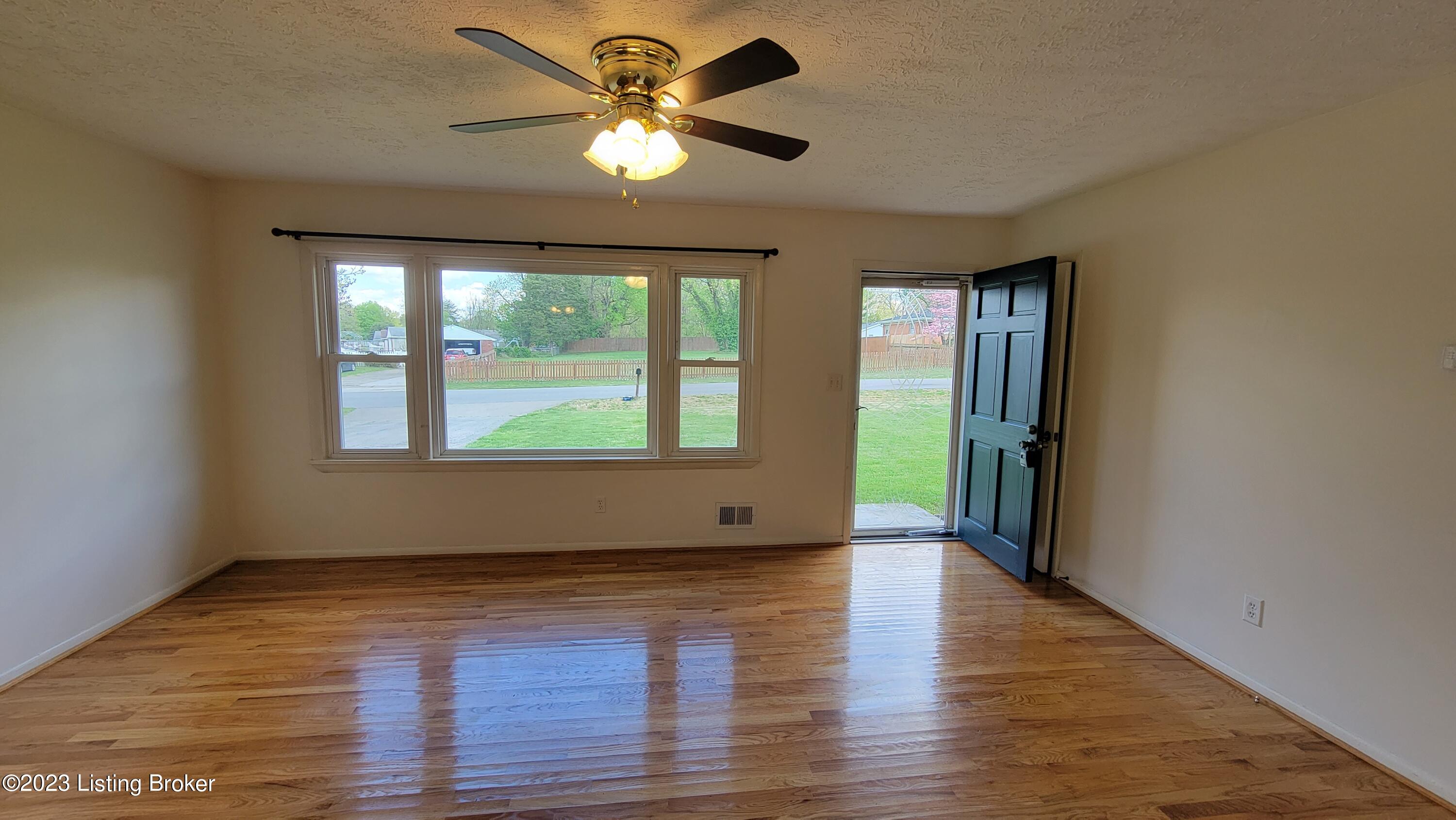 11616 Maple Way