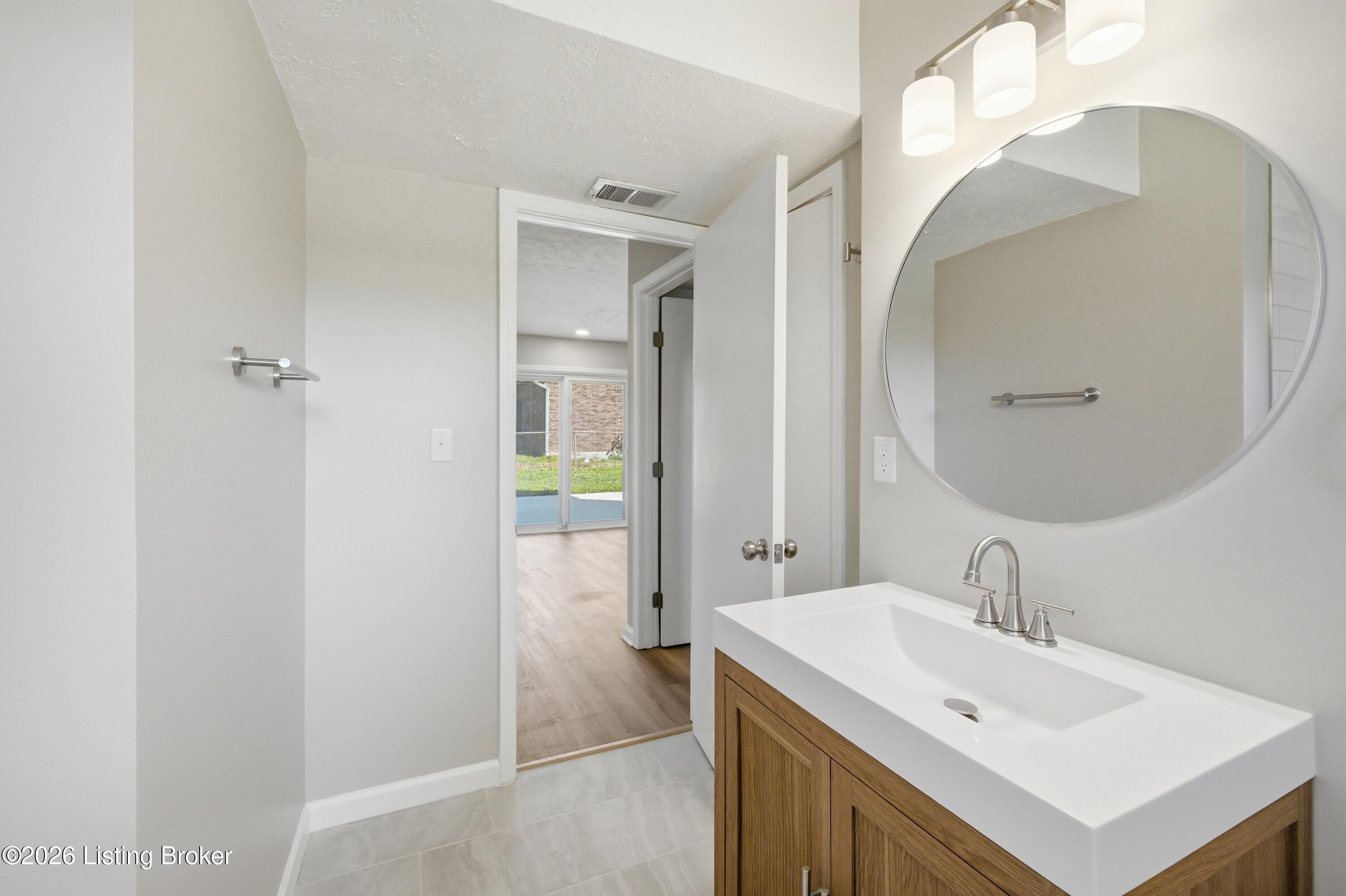 4767 Shenandoah Dr
