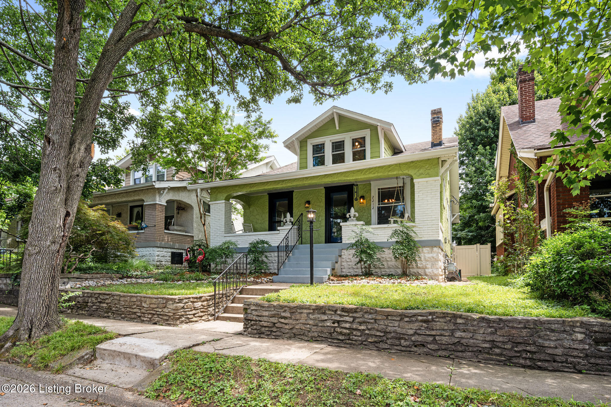 2212 Eastview Ave